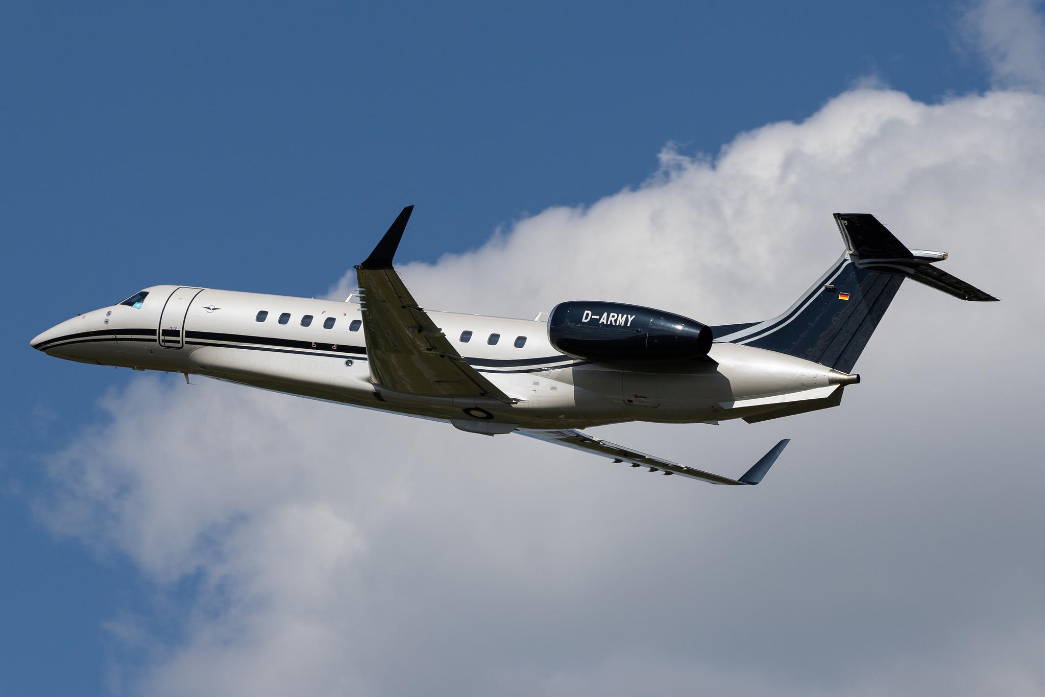 Hamburg Airport: Air Hamburg (/ AHO) |  Embraer Legacy 650E E35L | D-ARMY | MSN 14501229