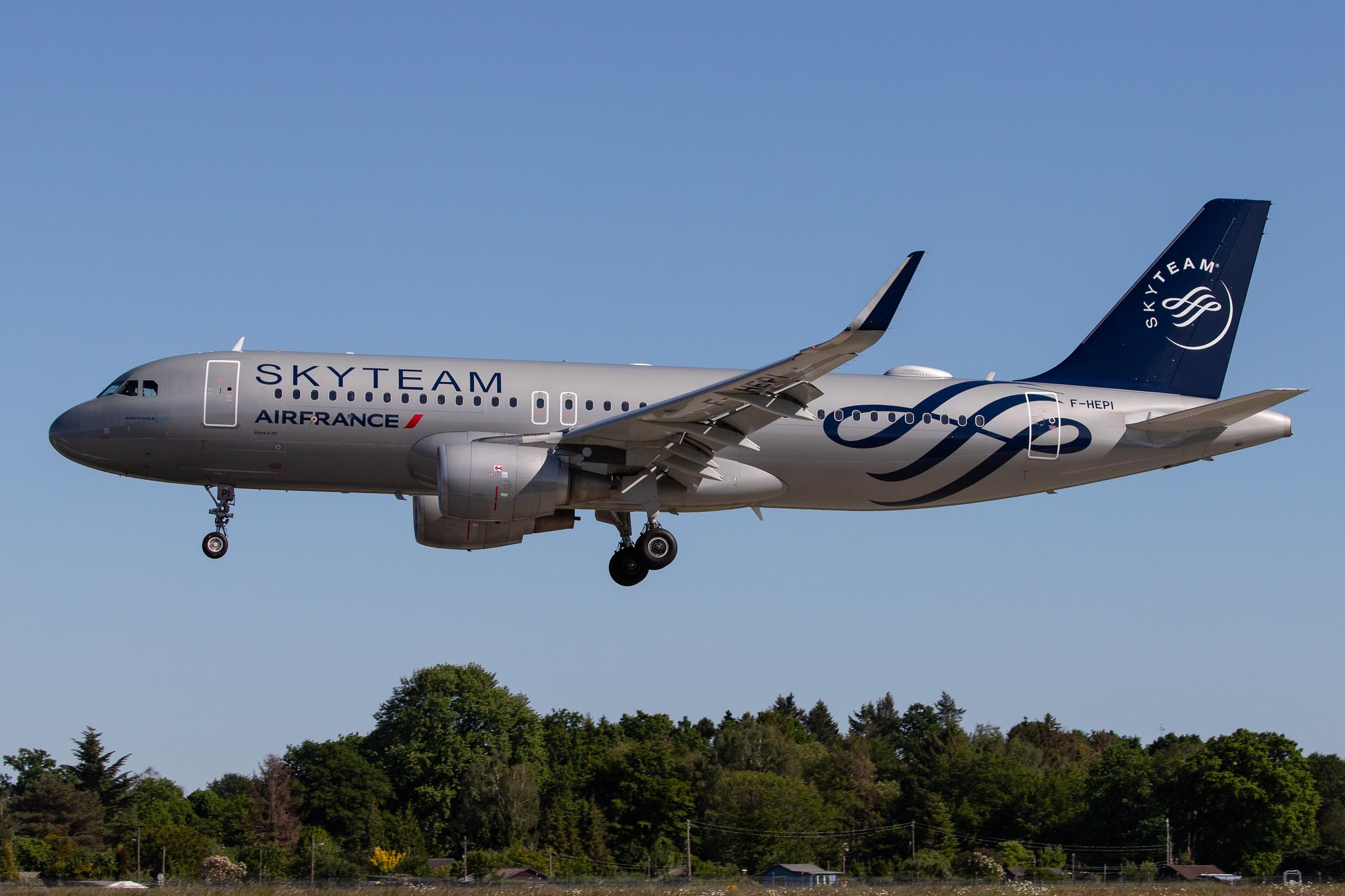 Hamburg Airport: Air France (AF / AFR) |  Livery: Skyteam Livery |  Airbus A320-214 A320 | F-HEPI | MSN 7713