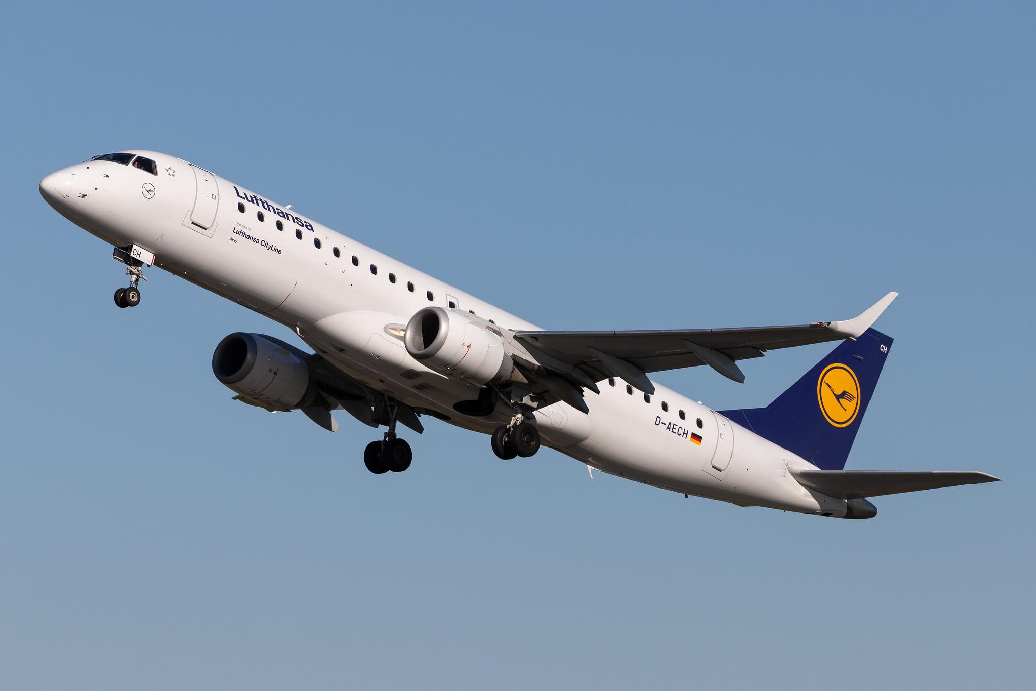 Hamburg Airport: Lufthansa (LH / DLH) | Operator: Lufthansa CityLine |  Embraer E190LR E190 | D-AECH | MSN 19000376