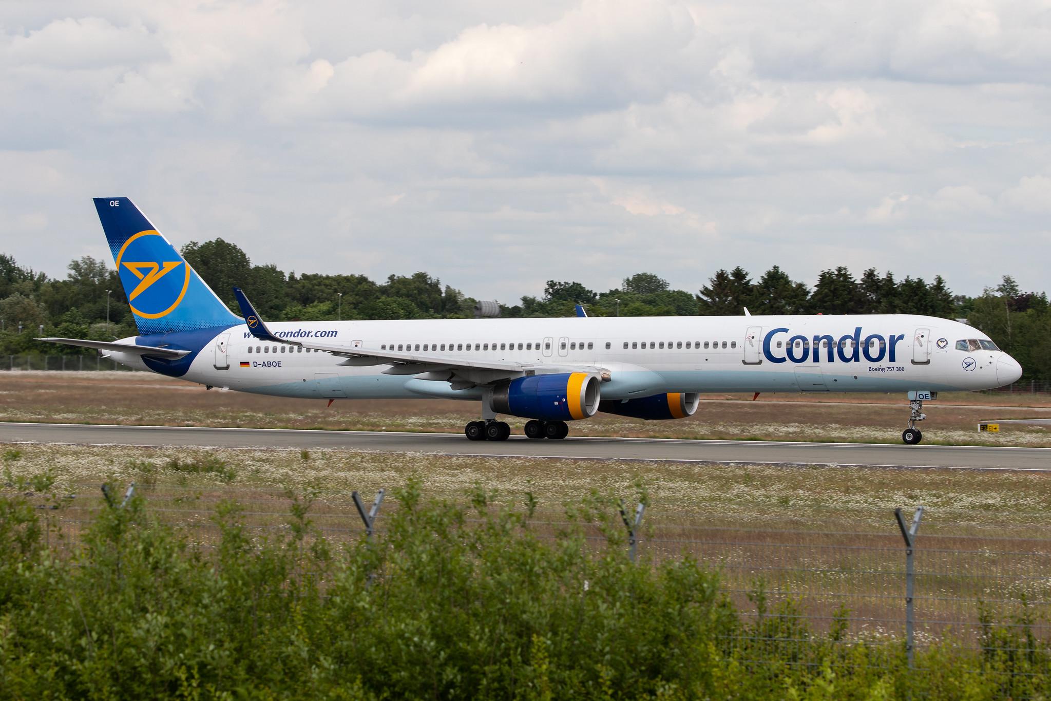 Hamburg Airport: Condor (DE / CFG) |  Boeing 757-330 B753 | D-ABOE | MSN 29012