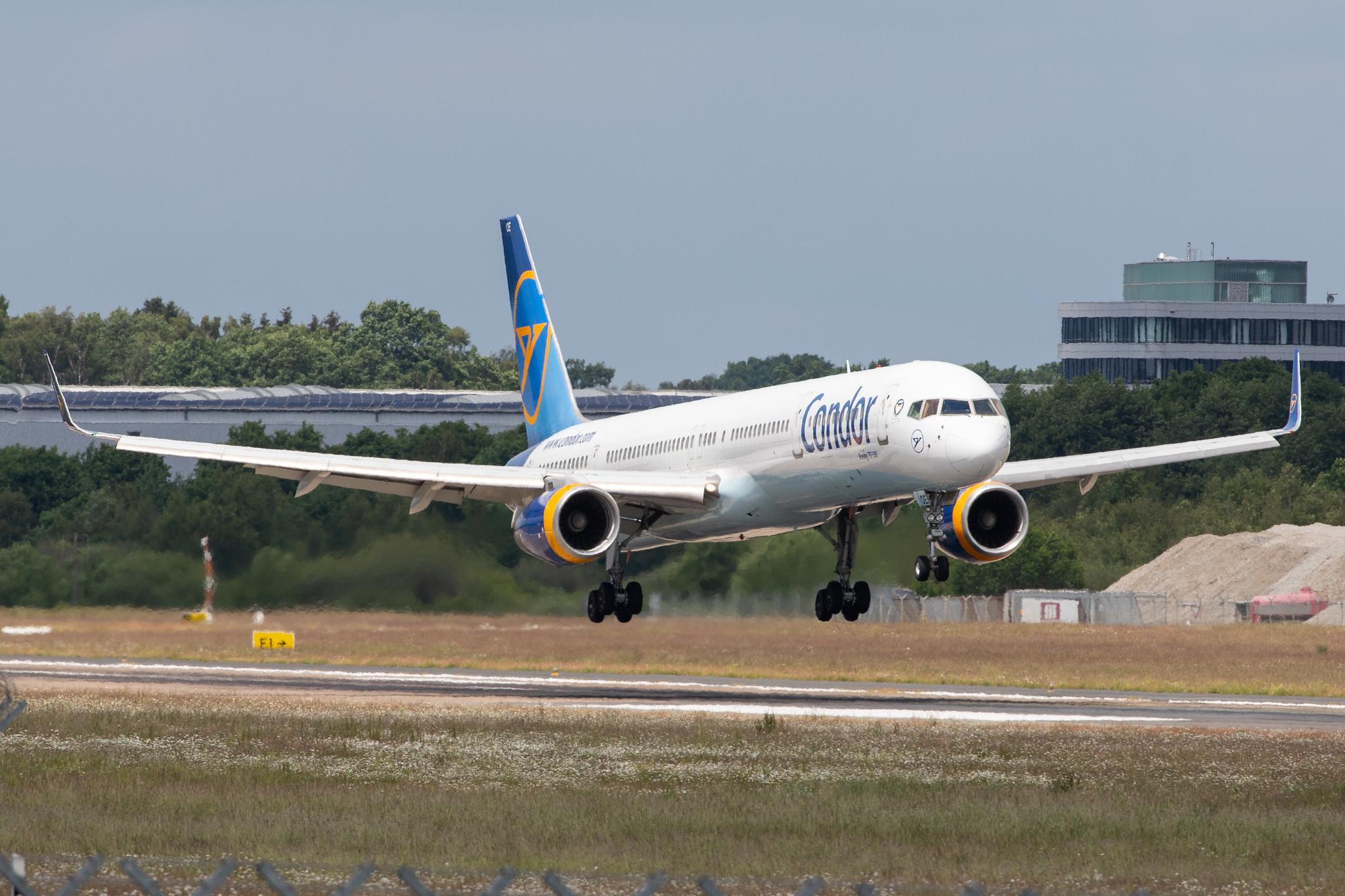 Hamburg Airport: Condor (DE / CFG) |  Boeing 757-330 B753 | D-ABOE | MSN 29012