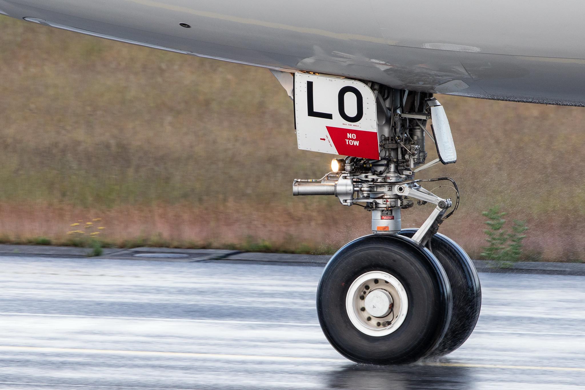 Hamburg Airport: SriLankan Airlines (UL / ALK) |  Airbus A330-343 A333 | 4R-ALO | MSN 1650