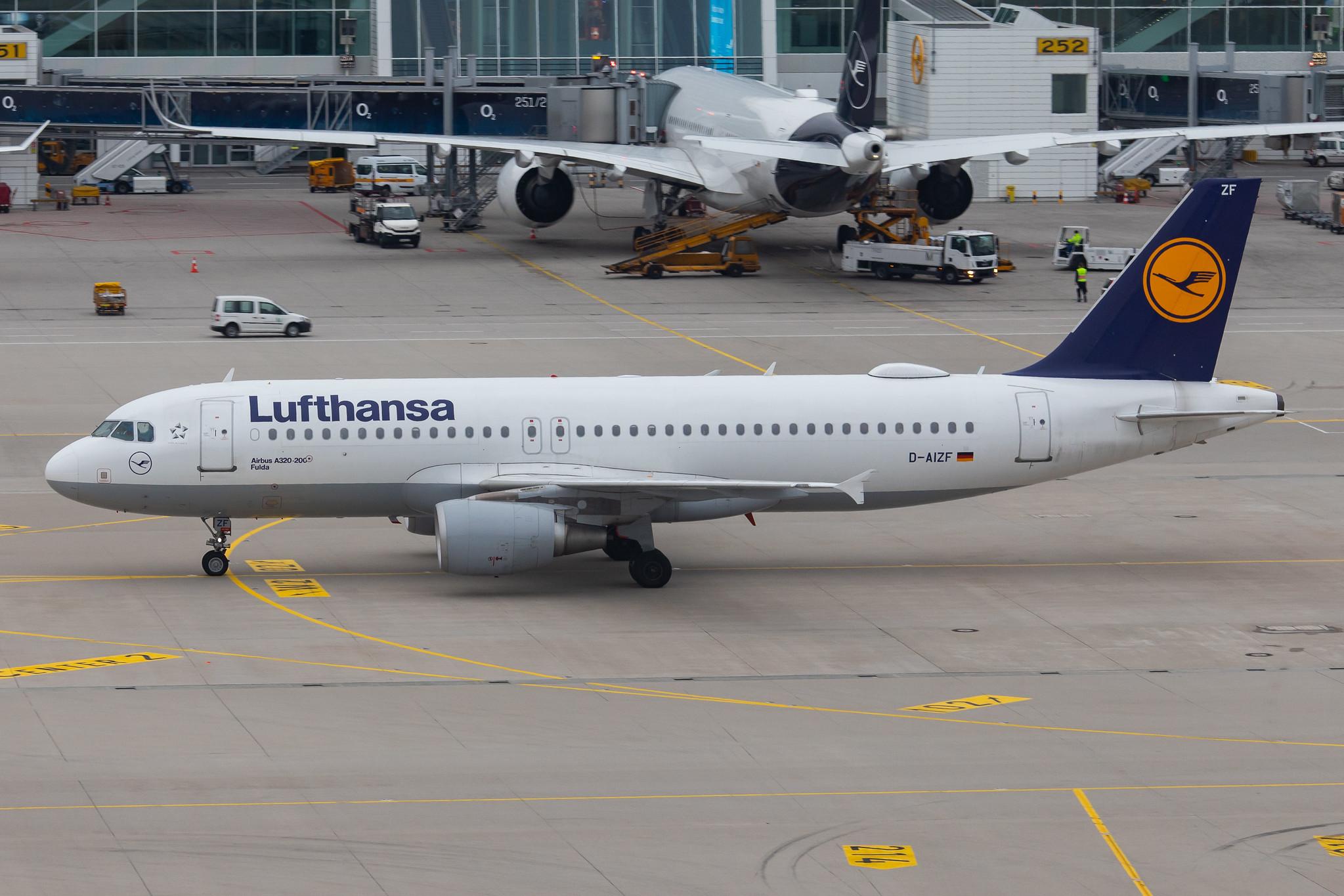 Munich Airport: Lufthansa (LH / DLH) |  Airbus A320-214 A320 | D-AIZF | MSN 4289