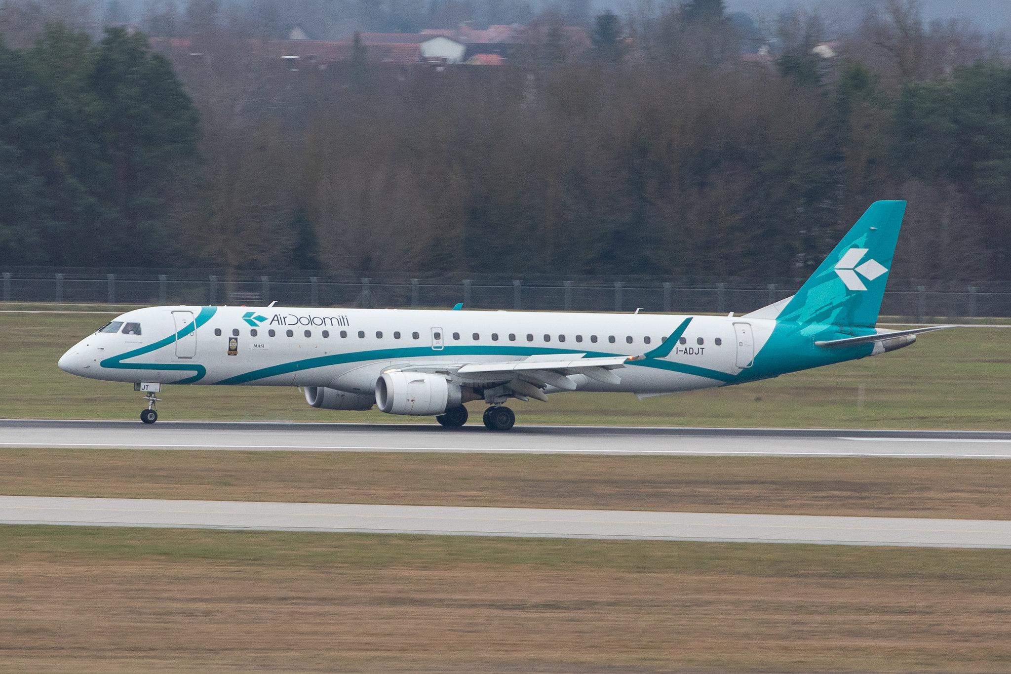 Munich Airport: Air Dolomiti (EN / DLA) |  Embraer E195LR E195 | I-ADJT | MSN 19000606
