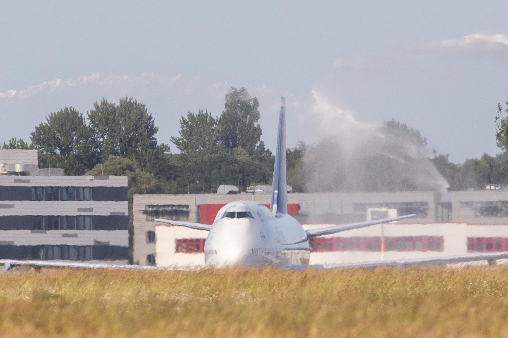 Hamburg Airport: Lufthansa (LH / DLH) |  Boeing 747-430 B744 | D-ABVW | MSN 29493