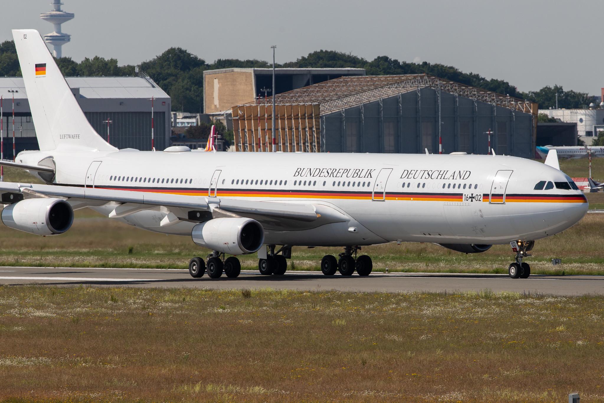 Hamburg Airport: German Air Force (/ GAF) | Airbus A340-313 A343 | 16+02 | MSN 355