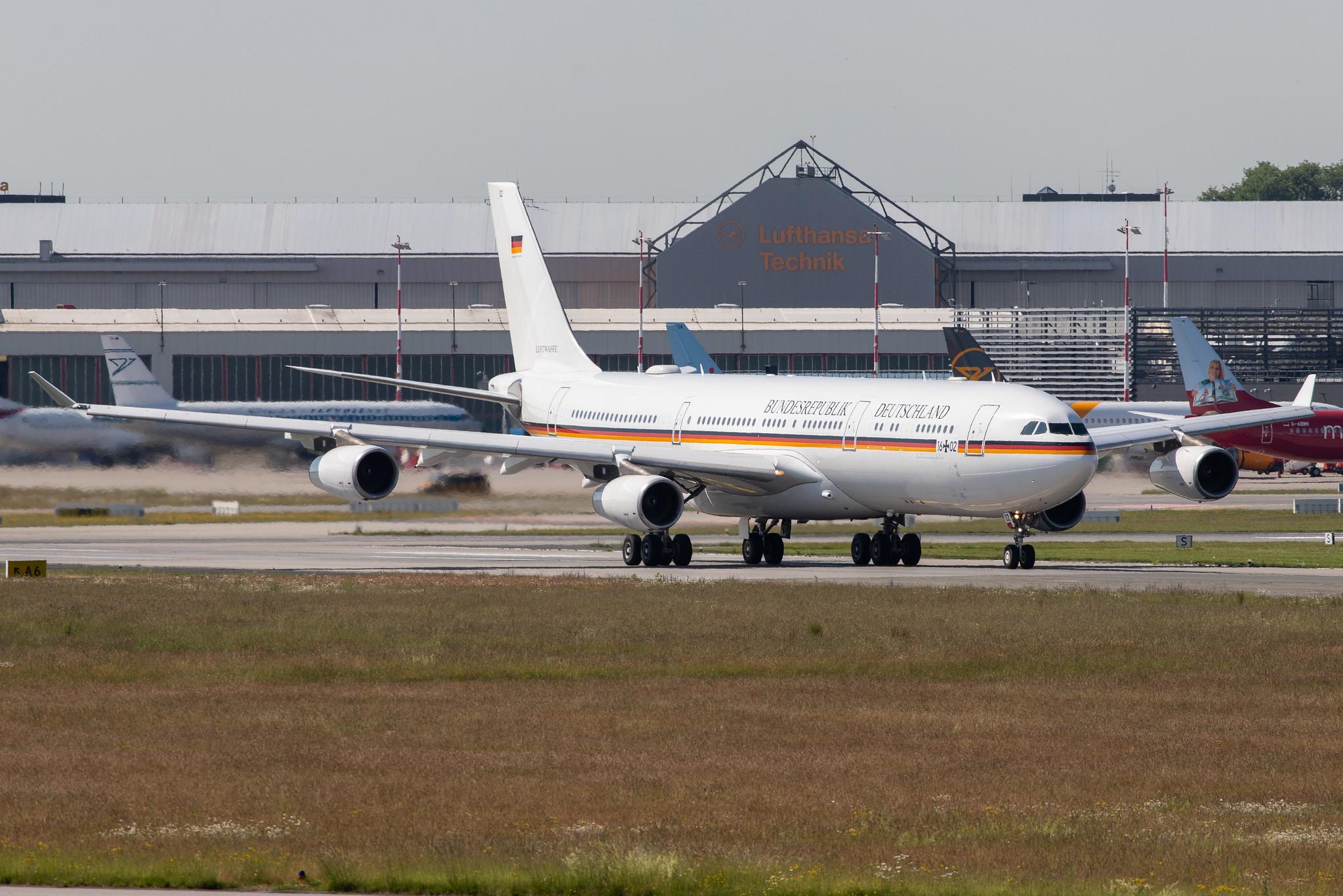 Hamburg Airport: German Air Force (/ GAF) | Airbus A340-313 A343 | 16+02 | MSN 355