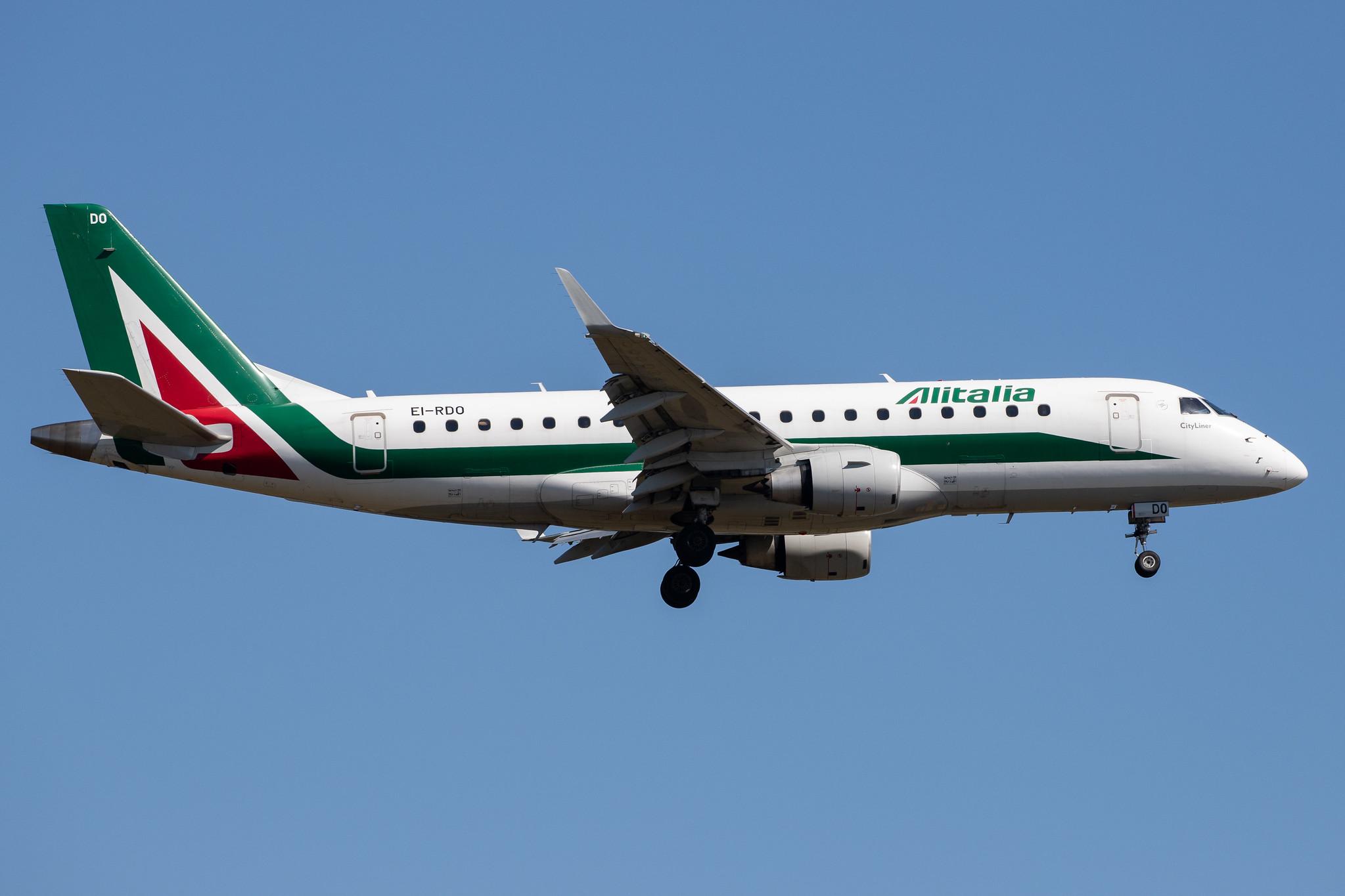 Frankfurt Airport: Alitalia (AZ / AZA) | Operator: Alitalia CityLiner |  Embraer E175STD E75S | EI-RDO | MSN 17000348
