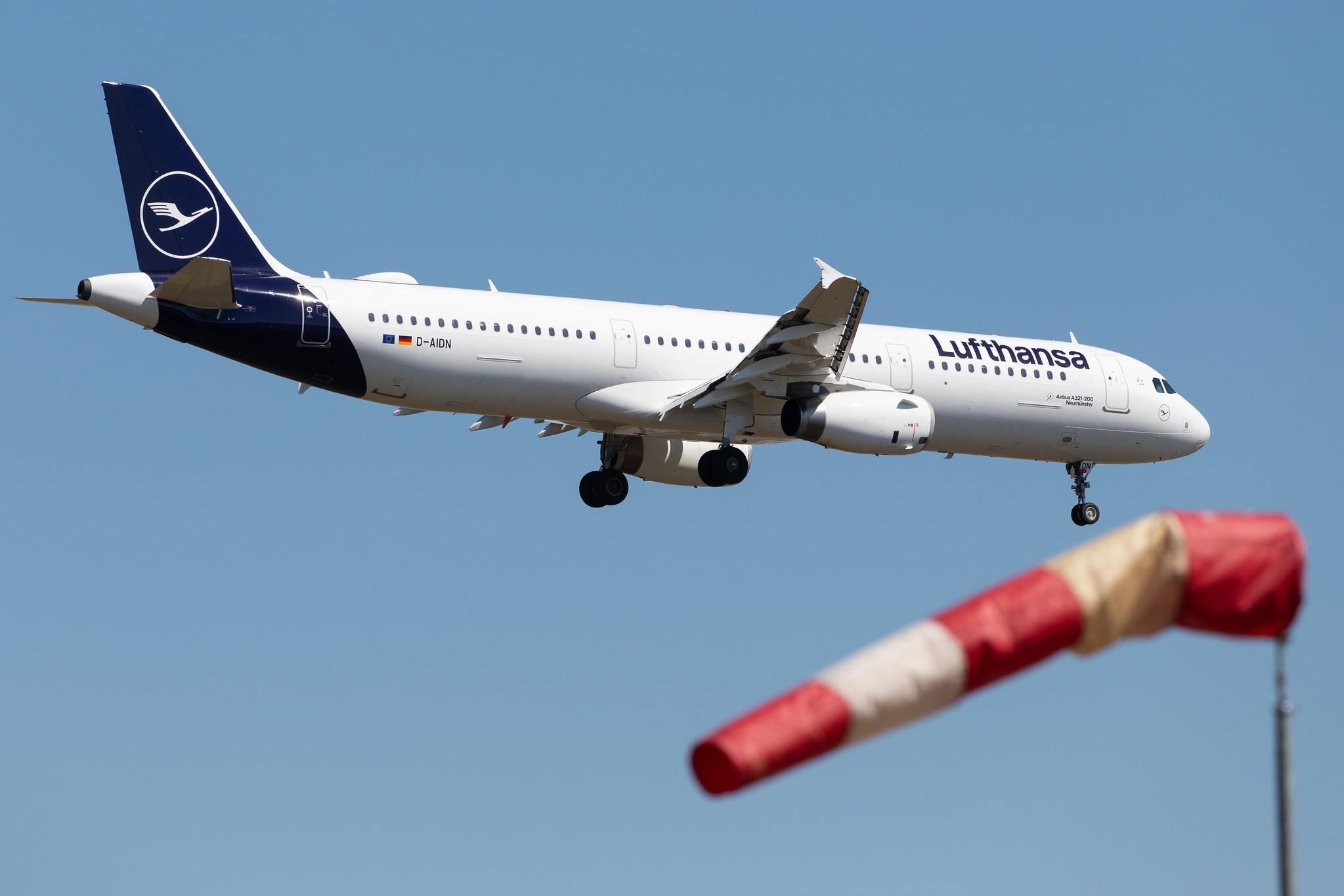 Frankfurt Airport: Lufthansa (LH / DLH) |  Airbus A321-231 A321 | D-AIDN | MSN 4976