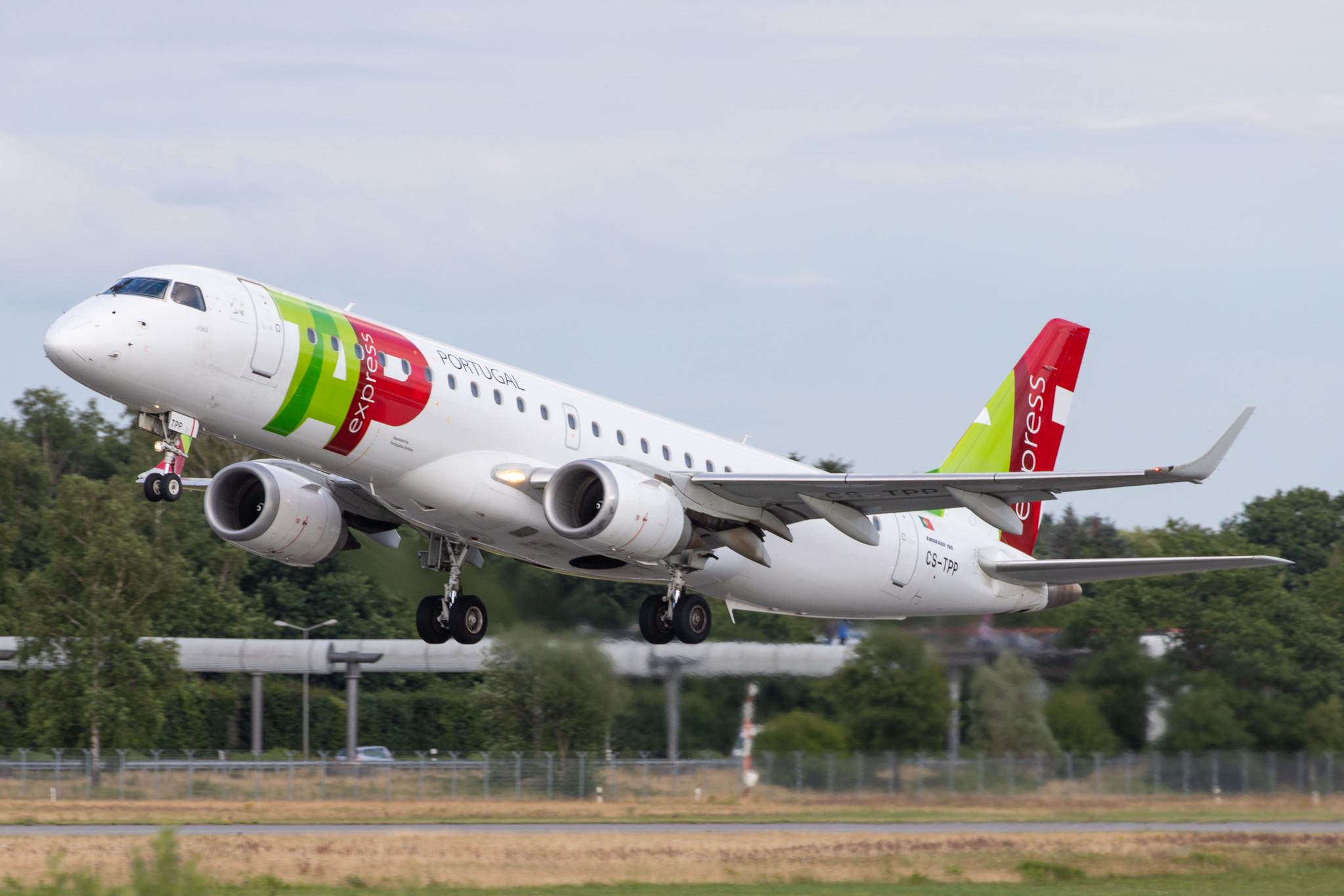 Hamburg Airport: TAP Express (NI / PGA) |  Embraer E190LR E190 | CS-TPP | MSN 19000441