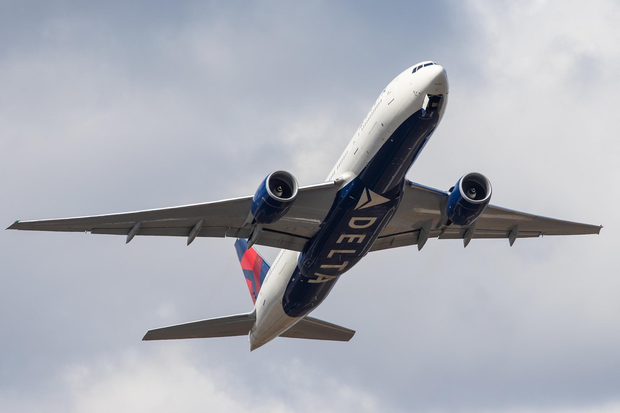 Frankfurt Airport: Delta Air Lines (DL / DAL) |  Boeing 777-232(ER) B772 | N866DA | MSN 29738