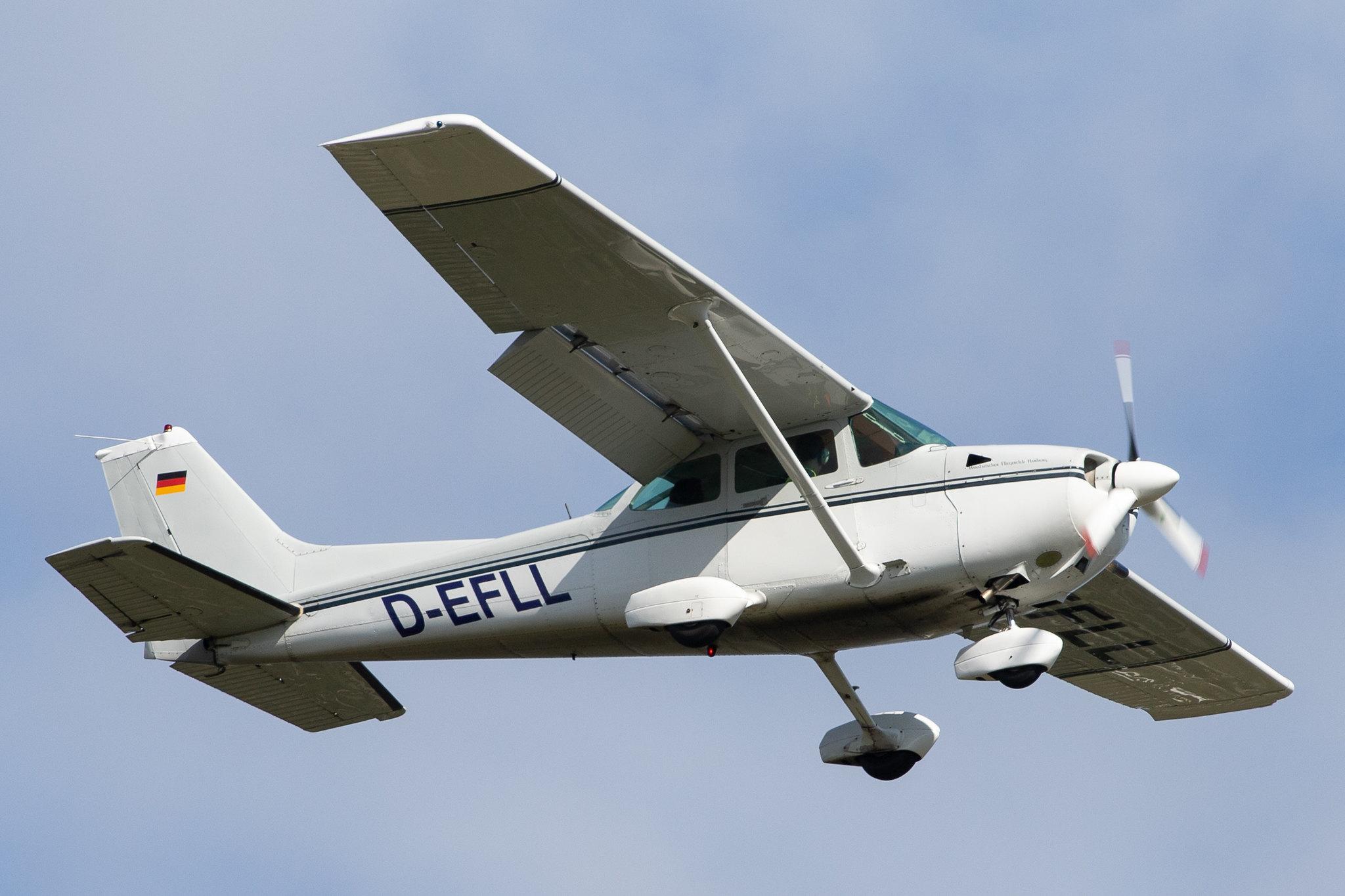 Hamburg Airport: Private Owner |  Cessna 172P Skyhawk C172 | D-EFLL | MSN 172-75489