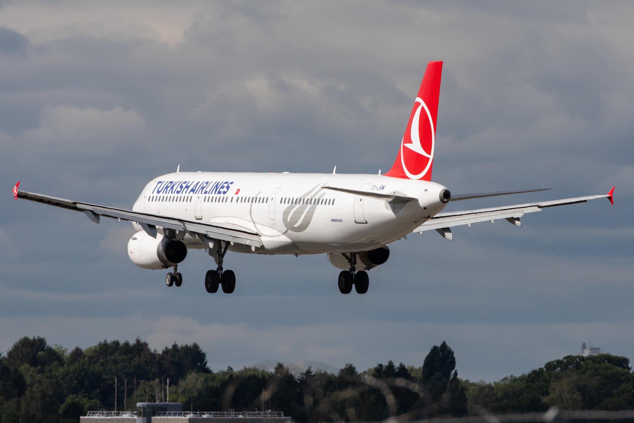Hamburg Airport: Turkish Airlines (TK / THY) |  Airbus A321-231 A321 | TC-JRM | MSN 4643