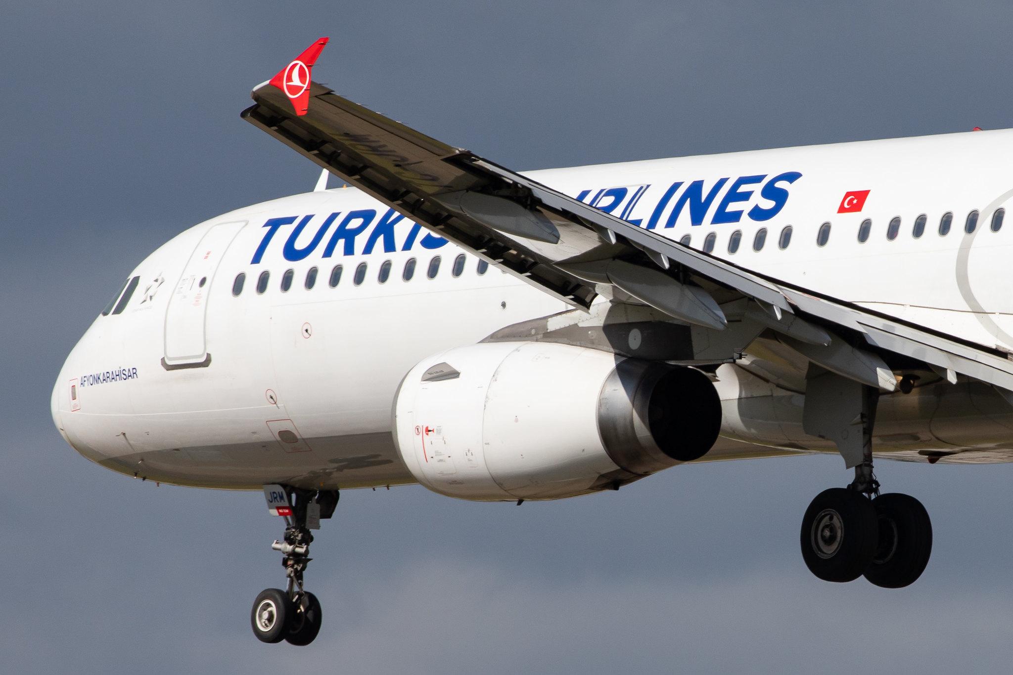 Hamburg Airport: Turkish Airlines (TK / THY) |  Airbus A321-231 A321 | TC-JRM | MSN 4643