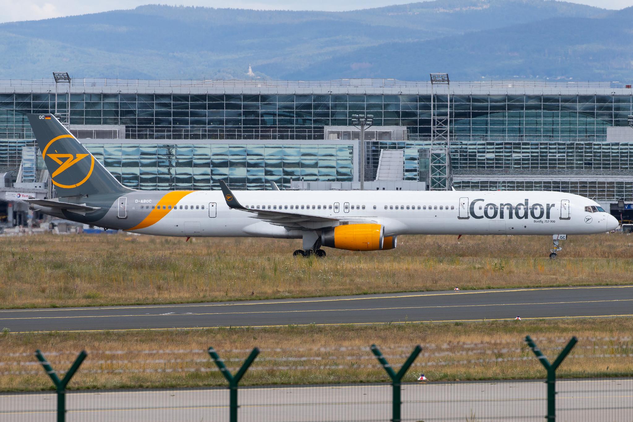 Frankfurt Airport: Condor (DE / CFG) |  Boeing 757-330 B753 | D-ABOC | MSN 29015