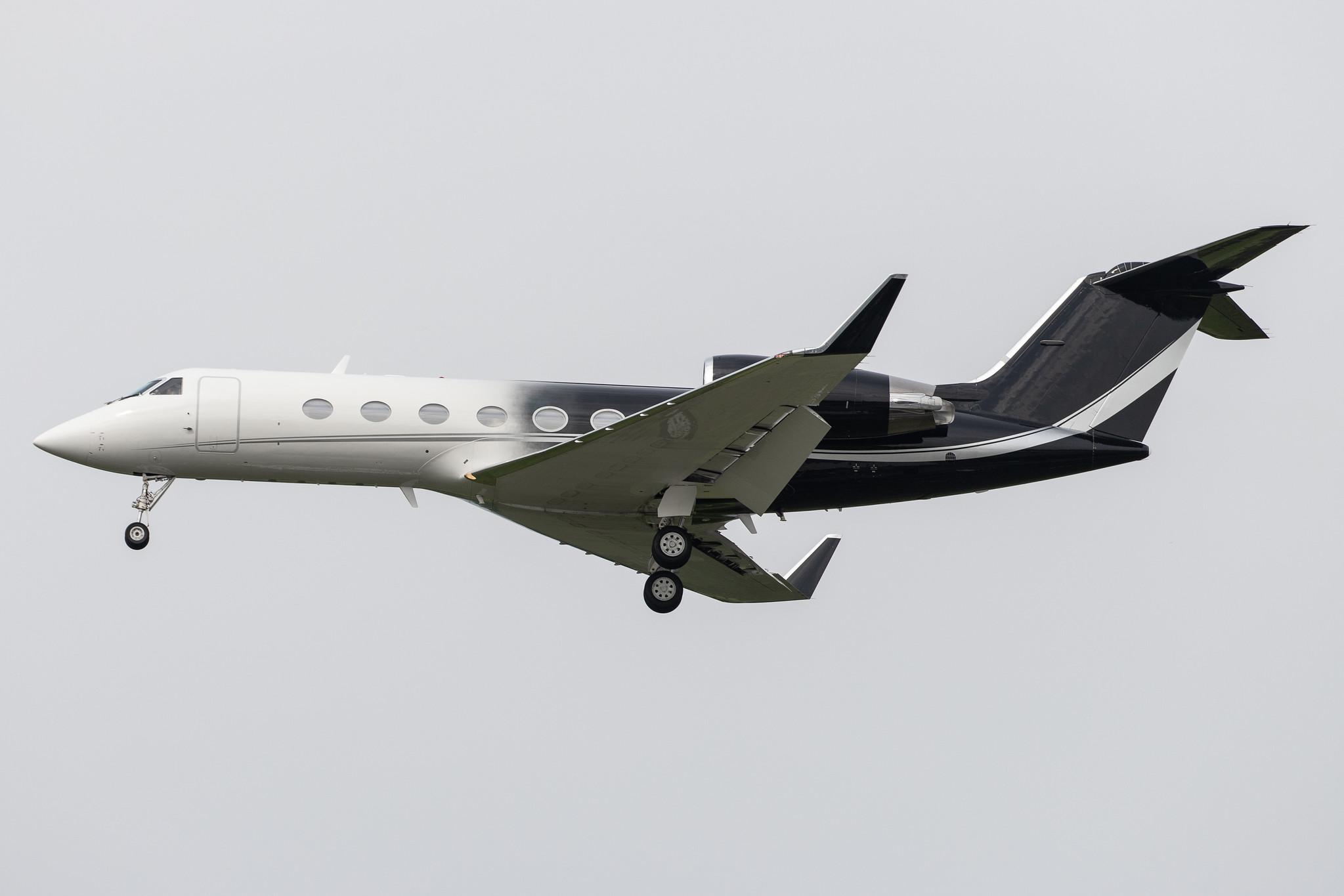 Hamburg Airport: Private Owner |  GULFSTREAM AEROSPACE G-IV  | N216HZ | MSN 1147