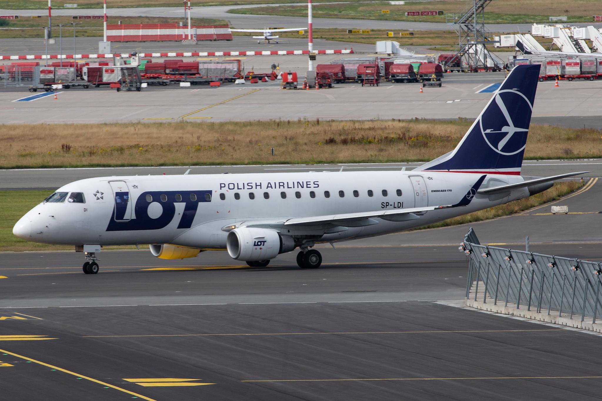 Hamburg Airport: LOT (LO / LOT) |  Embraer E170STD E170 | SP-LDI | MSN 17000073