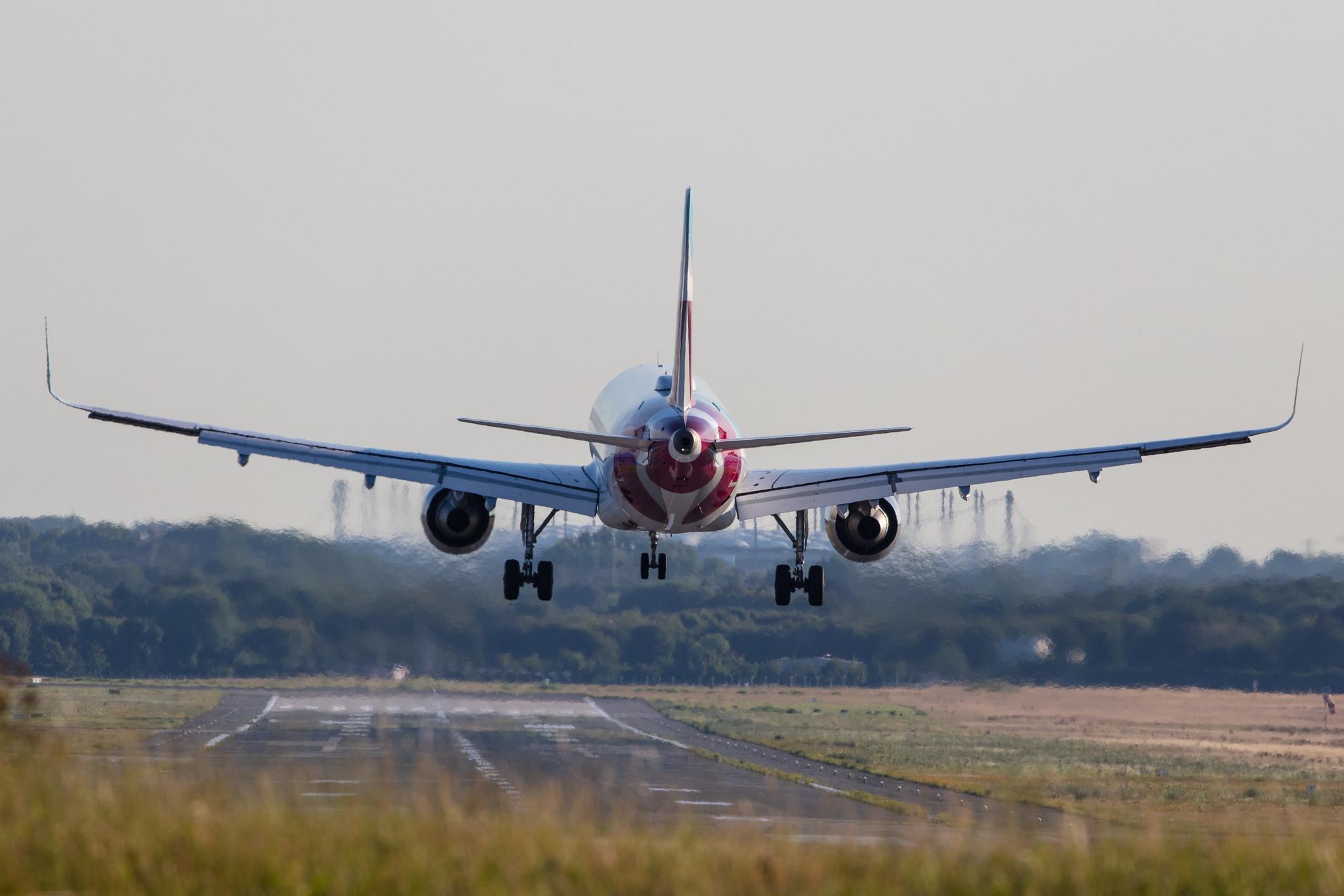 Hamburg Airport: Eurowings (EW / EWG) |  Airbus A320-214 A320 | D-AEWO | MSN 7394