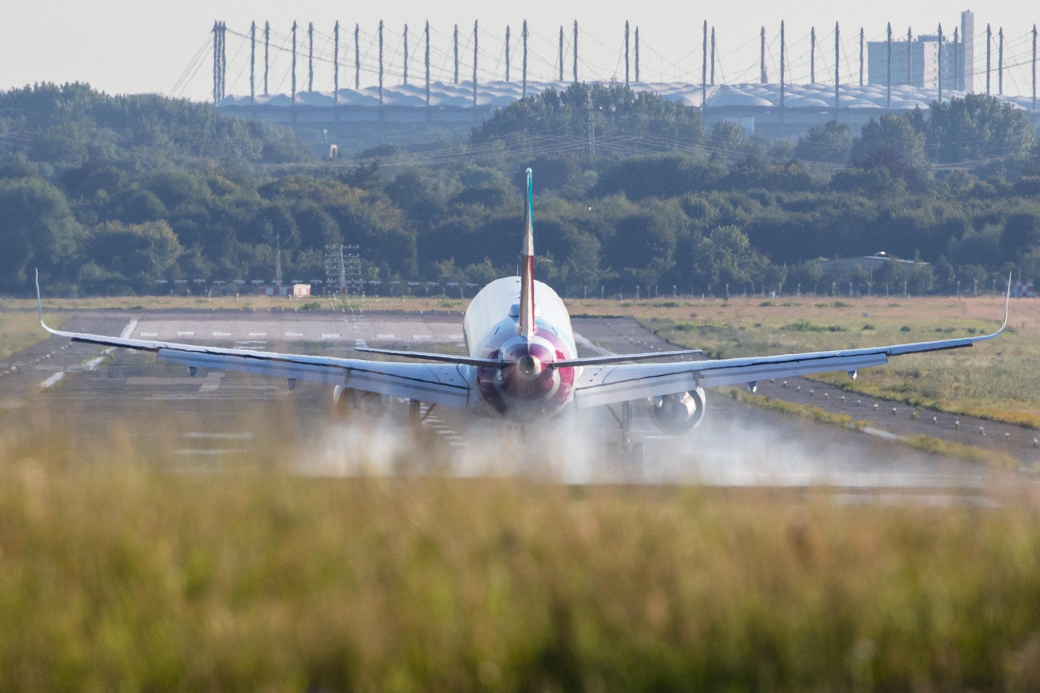 Hamburg Airport: Eurowings (EW / EWG) |  Airbus A320-214 A320 | D-AEWO | MSN 7394