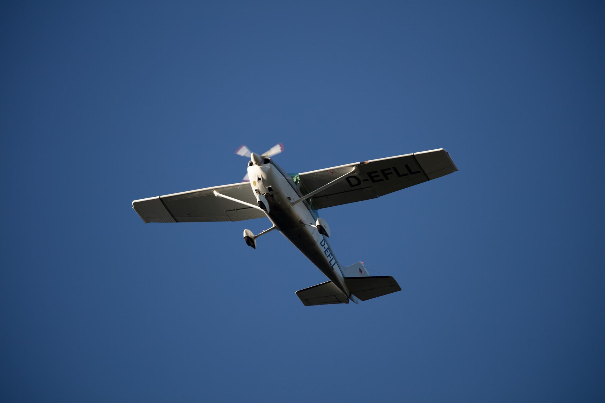 Hamburg Airport: Private owner |  Cessna 172P Skyhawk C172 | D-EFLL | MSN 172-75489