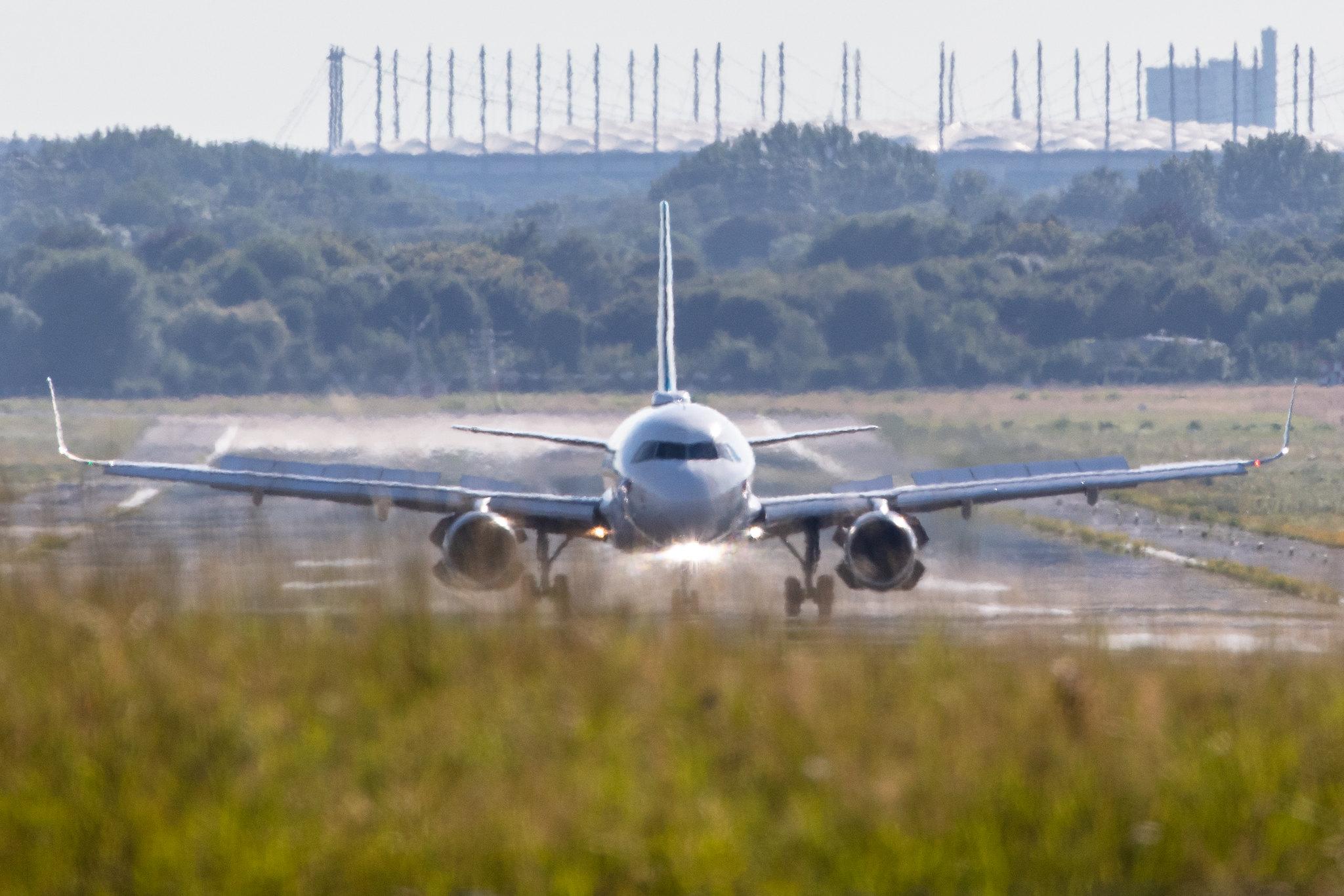 Hamburg Airport: Eurowings (EW / EWG) |  Airbus A320-214 A320 | D-AEWG | MSN 7121