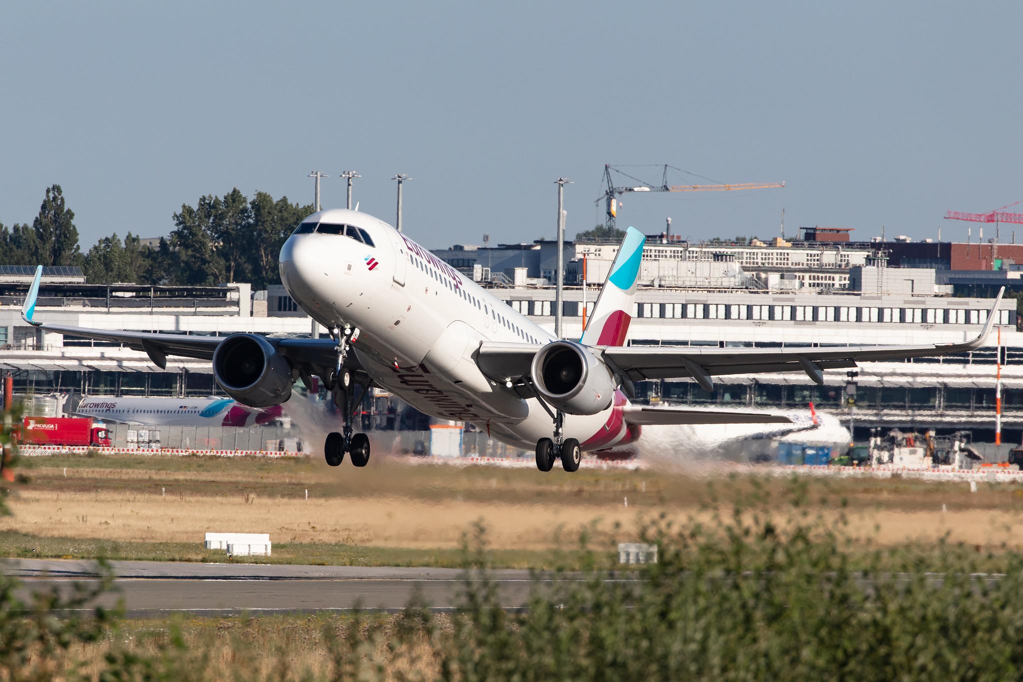 Hamburg Airport: Eurowings (EW / EWG) |  Airbus A320-214 A320 | D-AEWG | MSN 7121