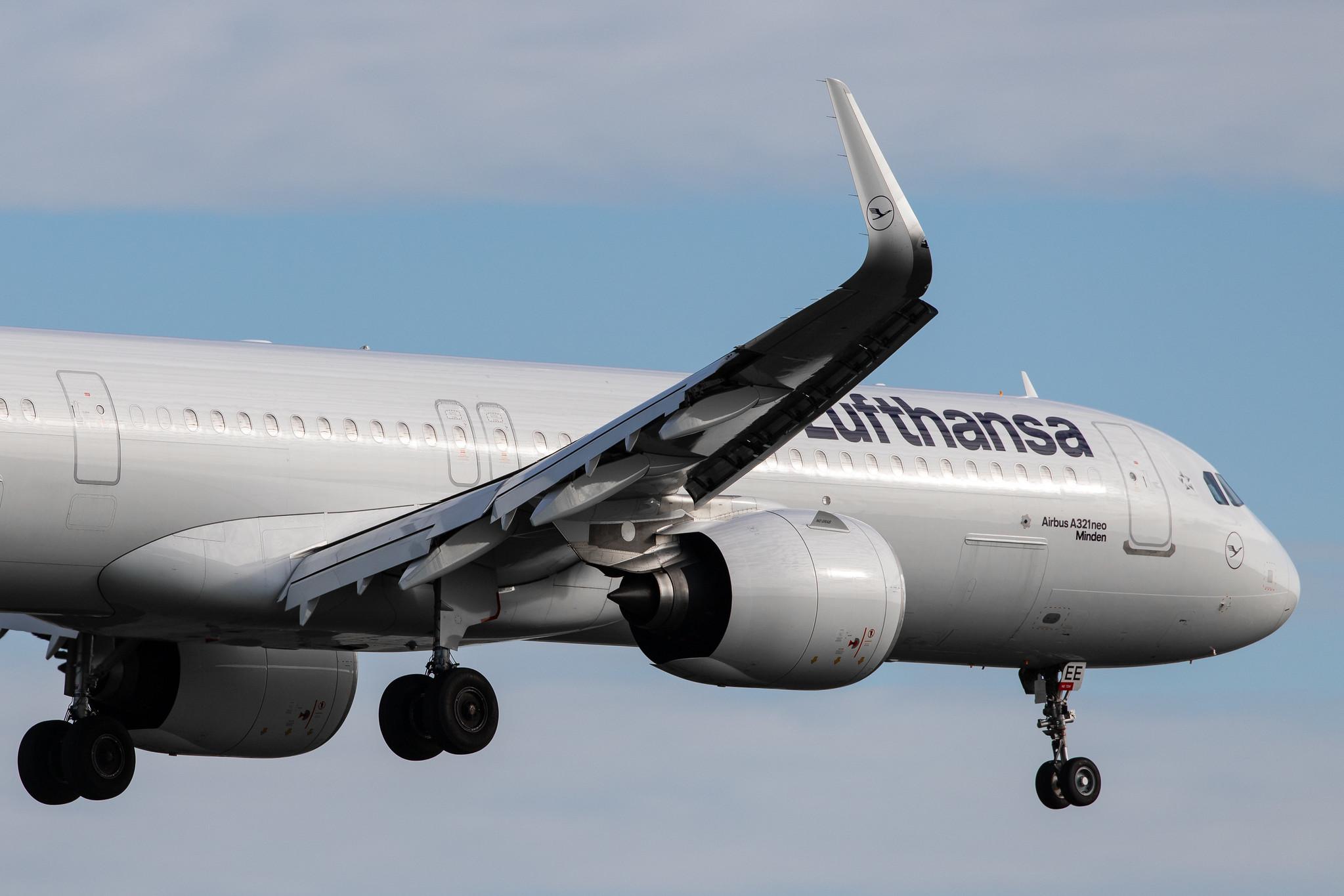 Hamburg Airport: Lufthansa (LH / DLH) |  Airbus A321-271NX A21N | D-AIEE | MSN 9046