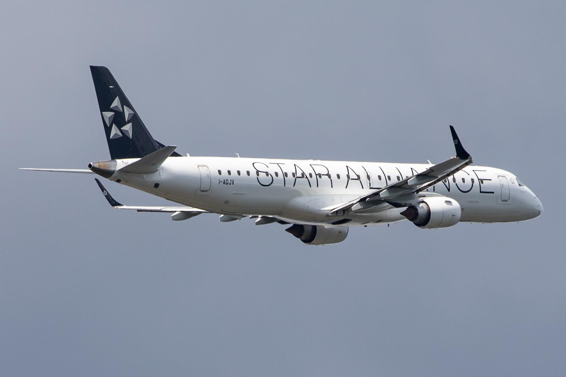 Frankfurt Airport: Air Dolomiti (EN / DLA) |  Livery: Star Alliance Livery |  Embraer E195LR E195 | I-ADJV | MSN 19000308
