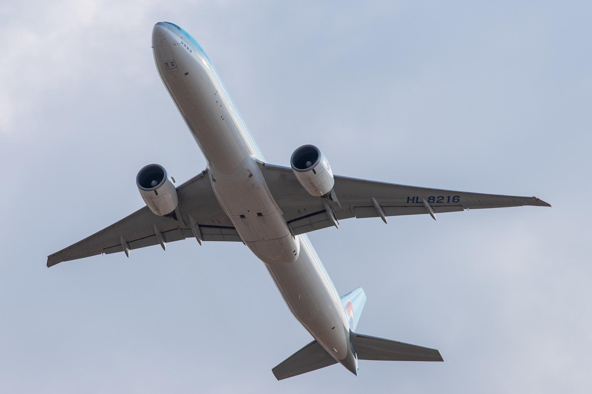 Frankfurt Airport: Korean Air (KE / KAL) |  Boeing 777-3B5(ER) B77W | HL8216 | MSN 37647