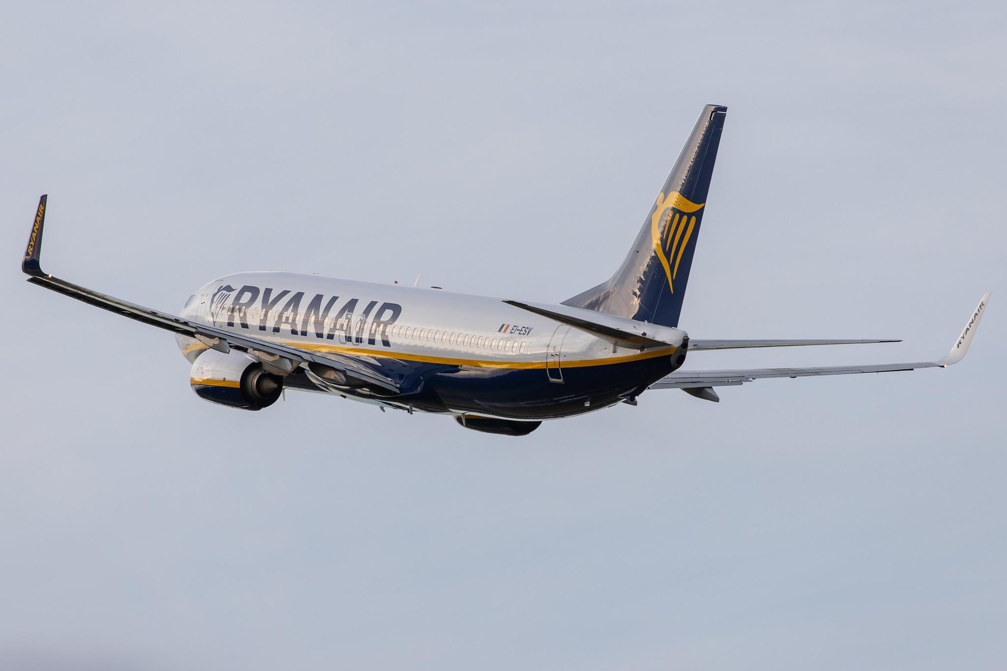 Hamburg Airport: Ryanair (FR / RYR) |  Boeing 737-8AS B738 | EI-ESV | MSN 34993