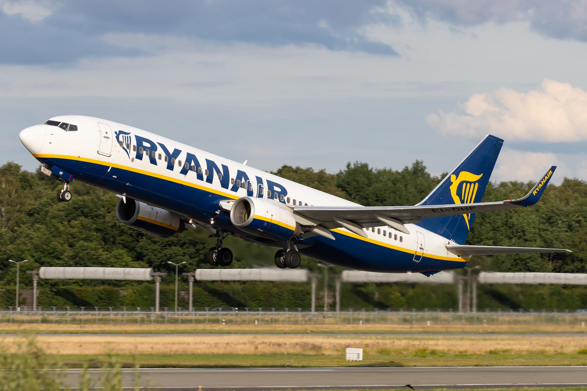 Hamburg Airport: Ryanair (FR / RYR) |  Boeing 737-8AS B738 | EI-DHF | MSN 33575