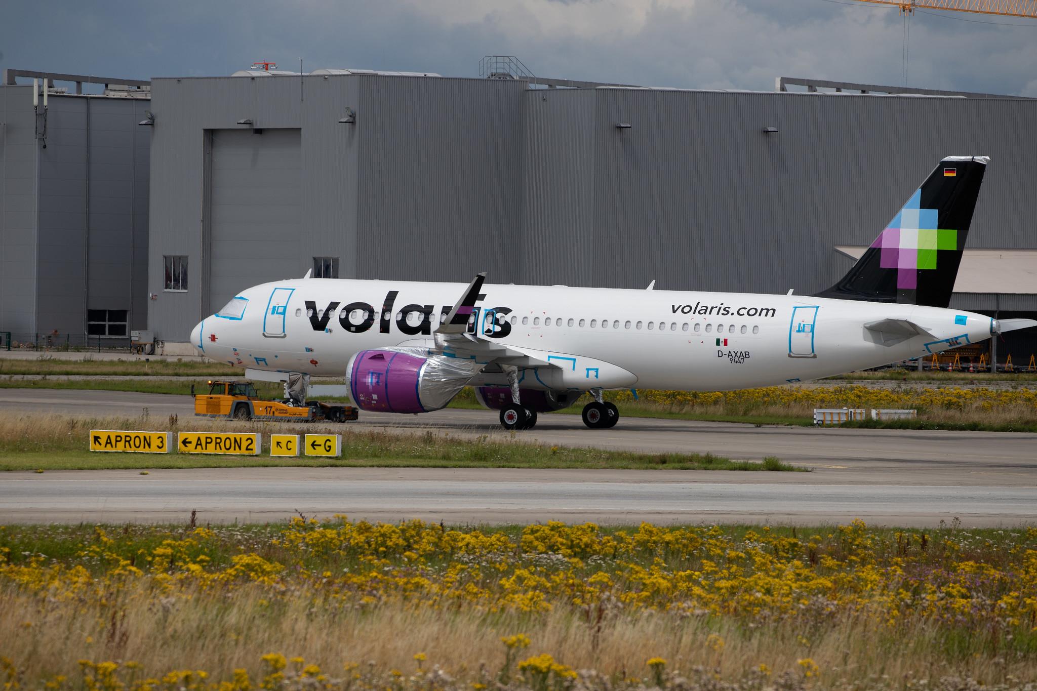 Hamburg Finkenwerder: Volaris (Y4 / VOI) |  Airbus A320-271N A20N | D-AXAB | MSN 9447
