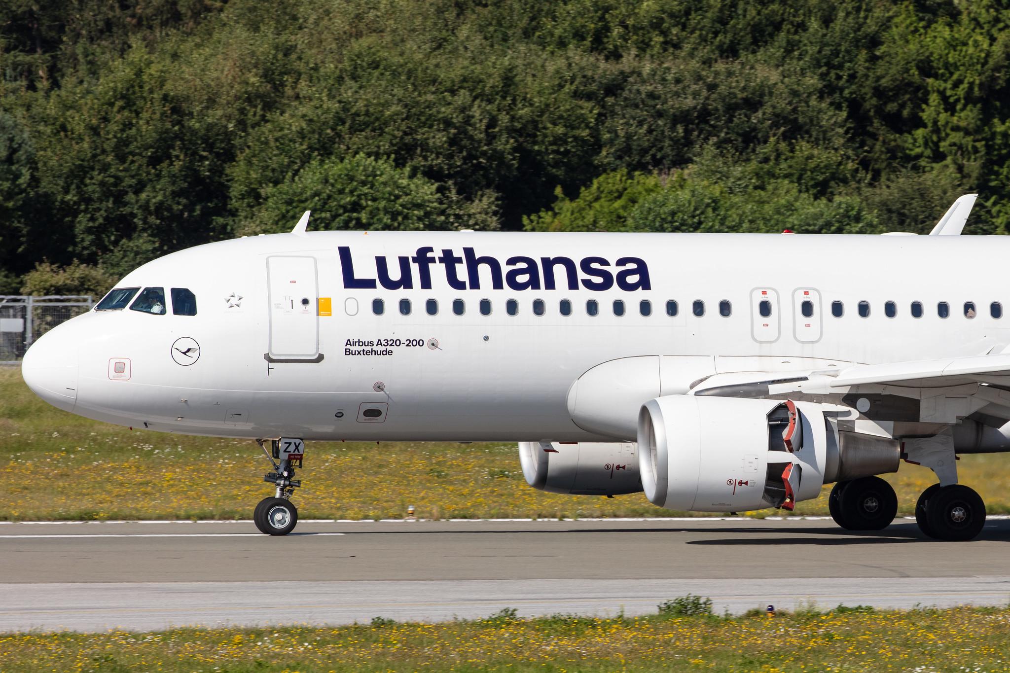 Hamburg Airport: Lufthansa (LH / DLH) |  Airbus A320-214 A320 | D-AIZX | MSN 5741