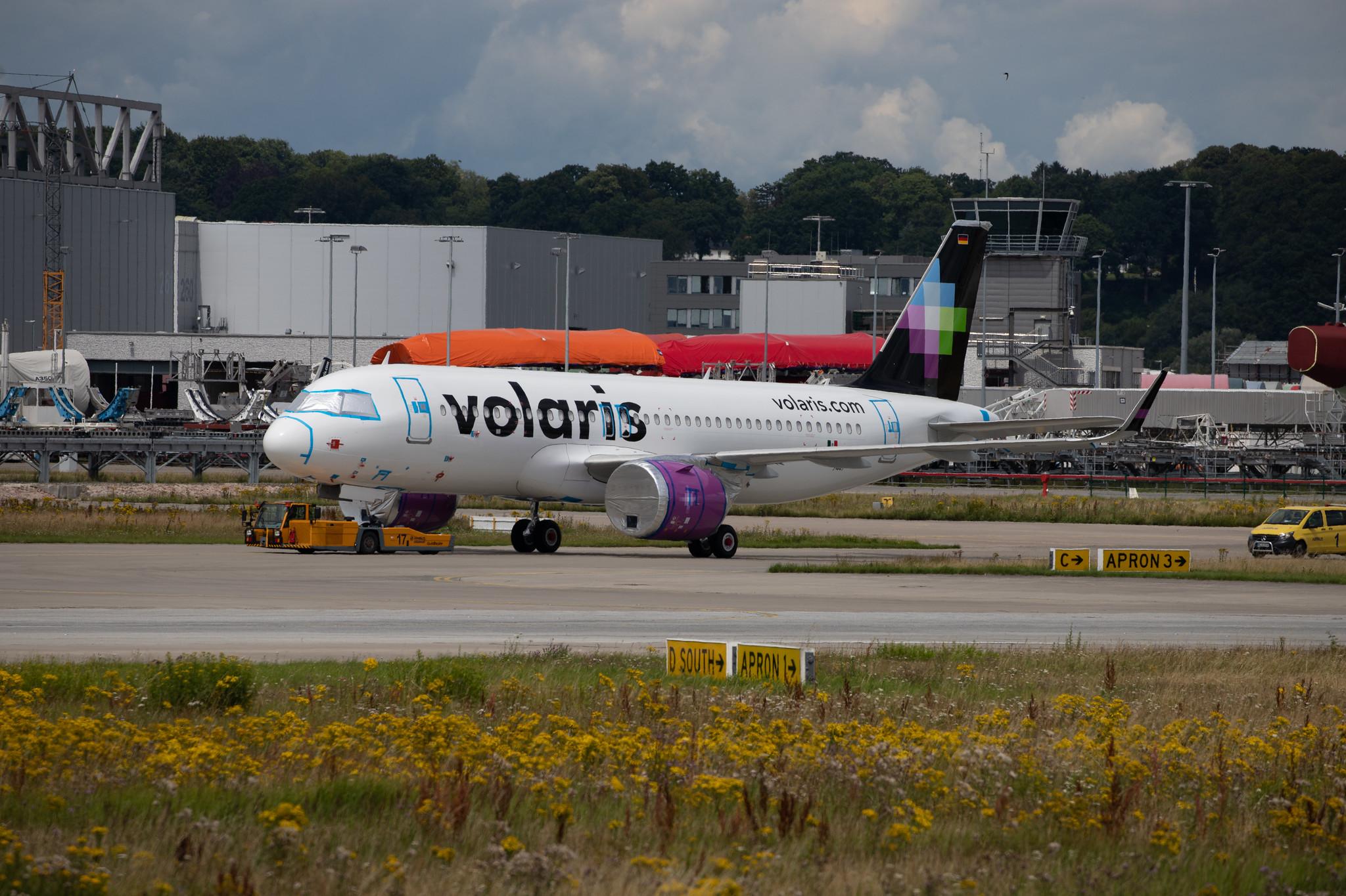 Hamburg Finkenwerder: Volaris (Y4 / VOI) |  Airbus A320-271N A20N | D-AXAB | MSN 9447