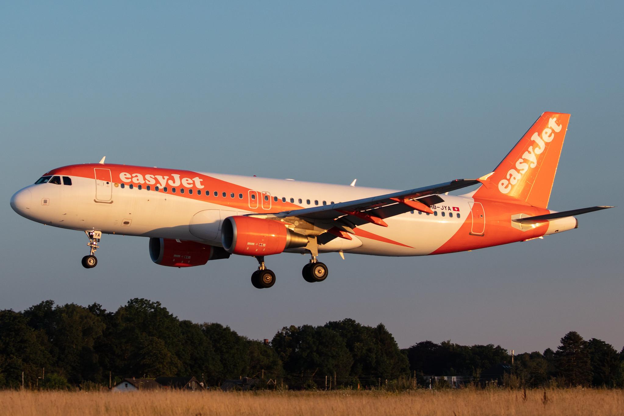 Hamburg Airport: easyJet (U2 / EZY) | Operator: easyJet Switzerland |  Airbus A320-214 A320 | HB-JYA | MSN 4250