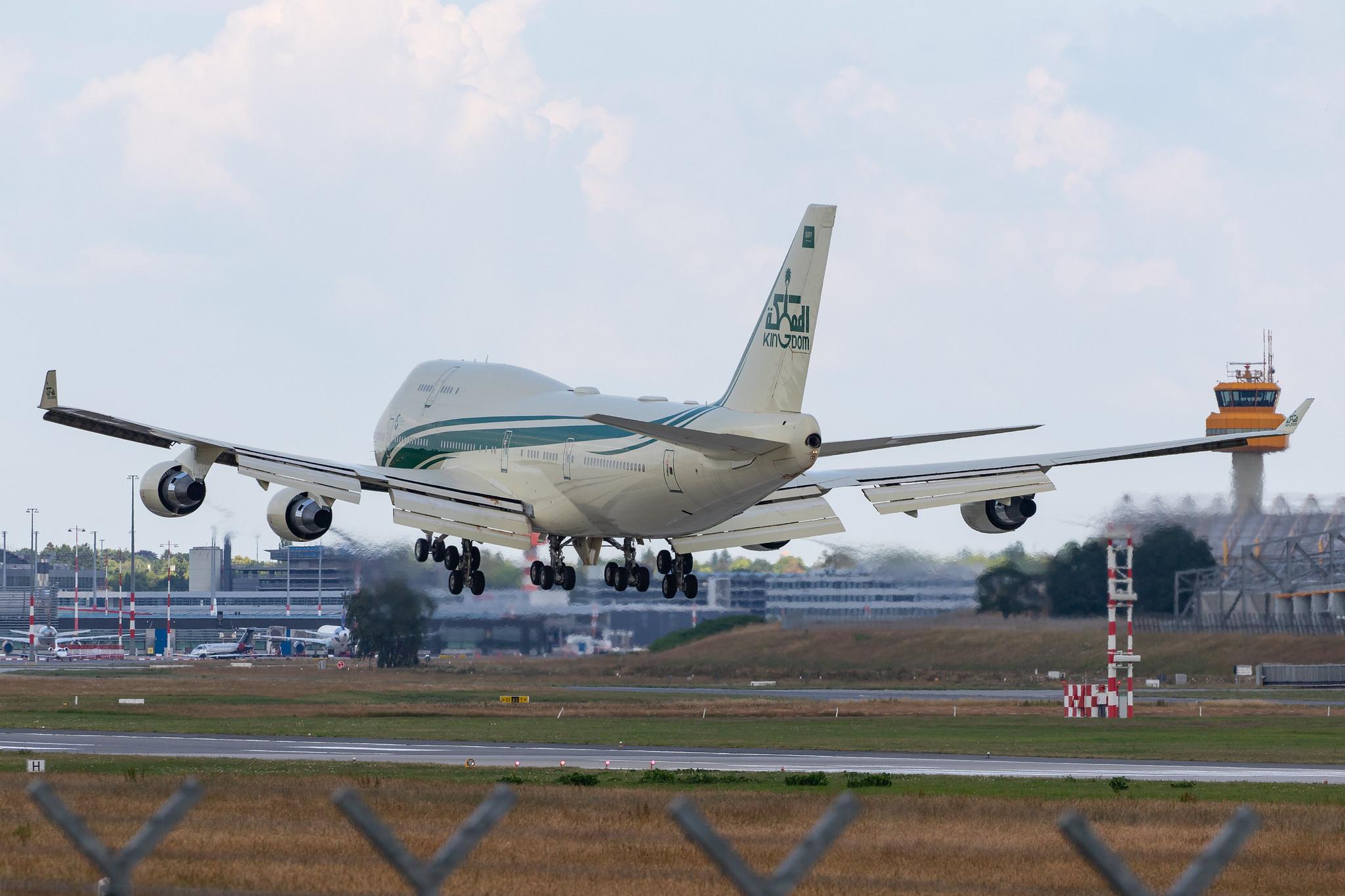 Hamburg Airport: Kingdom Holding |  Boeing 747-4J6 B744 | HZ-WBT7 | MSN 25880