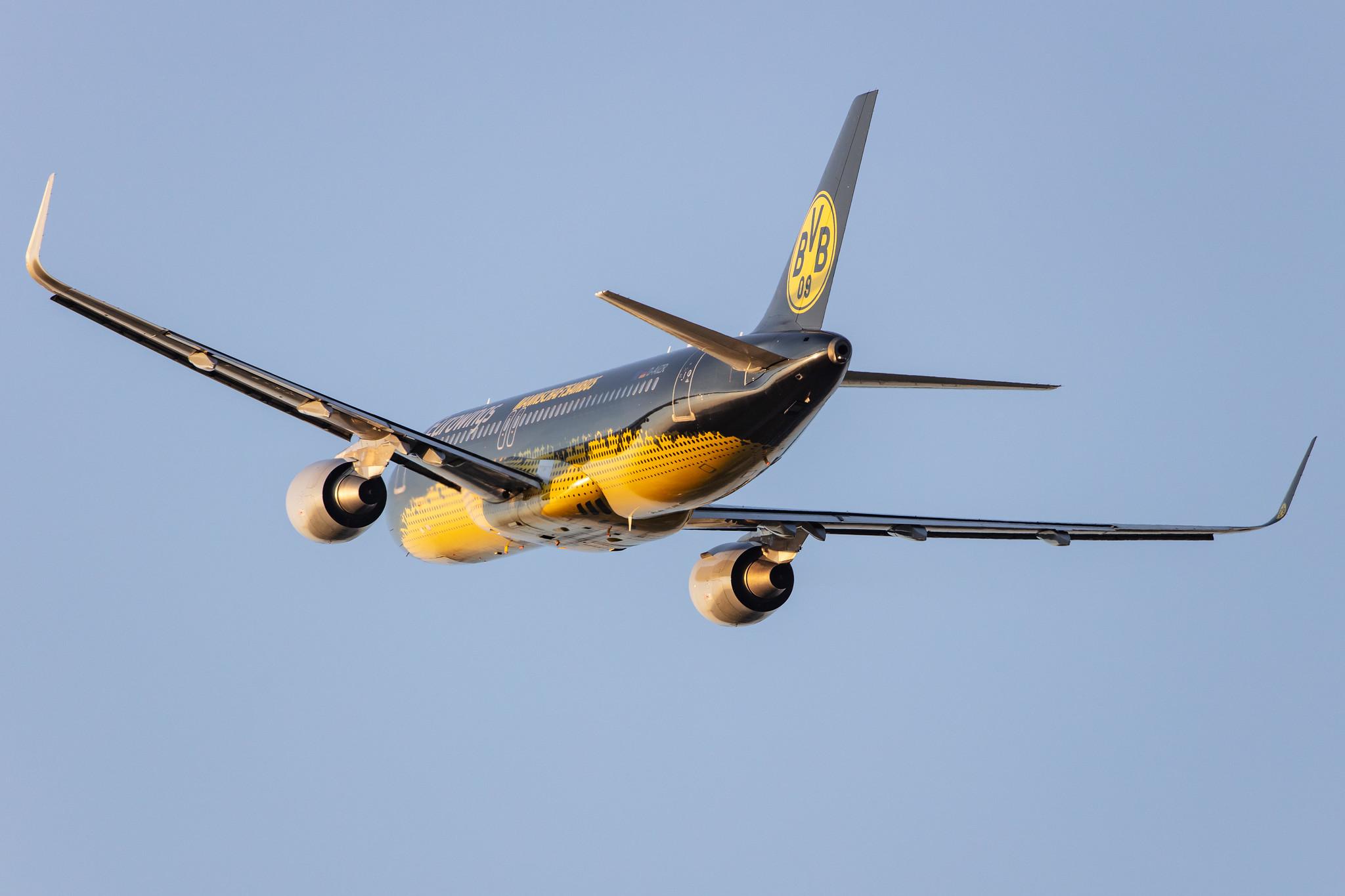 Hamburg Airport: Eurowings (EW / EWG) |  Livery: Borussia Dortmund Livery |  Airbus A320-214 A320 | D-AIZR | MSN 5525