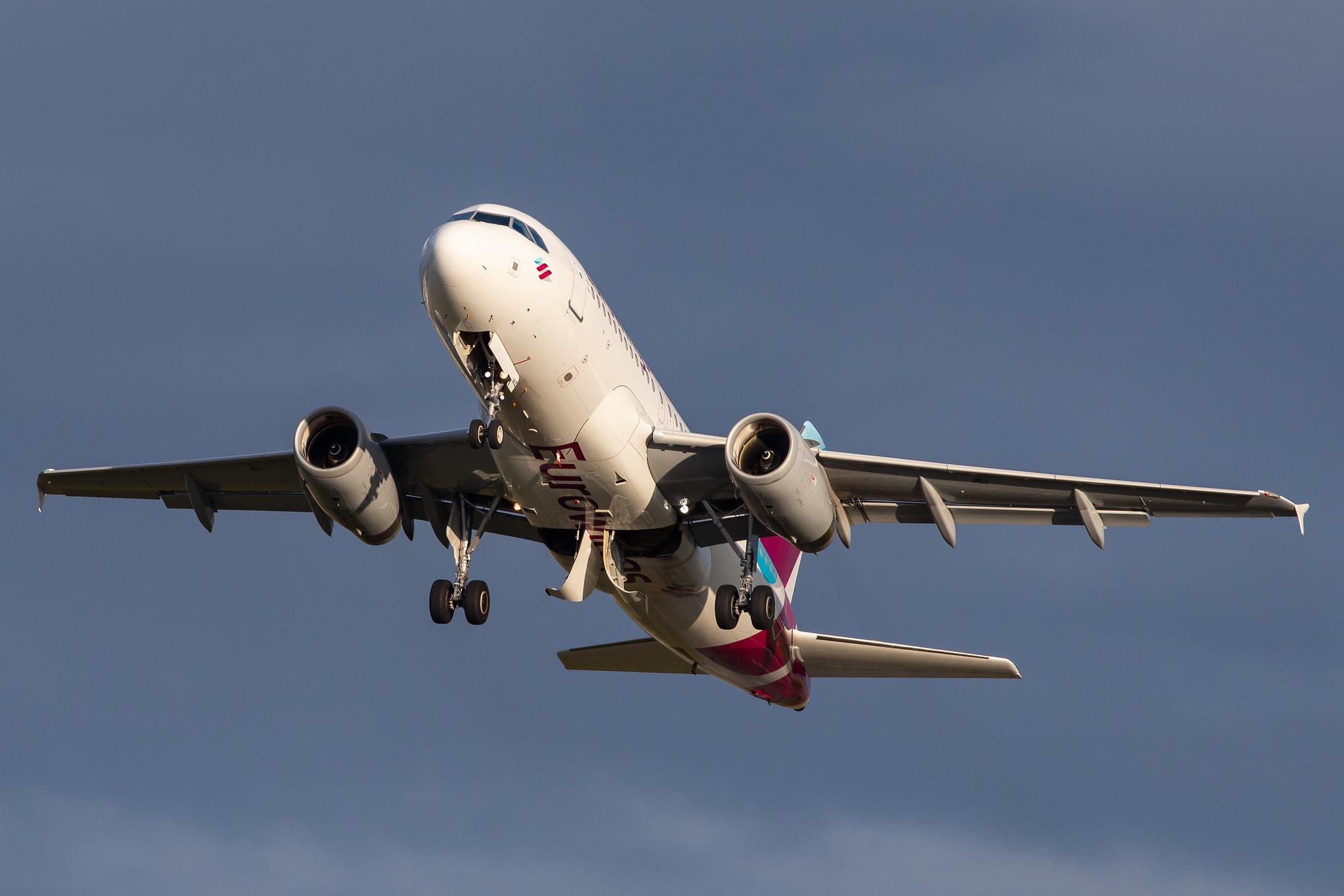 Hamburg Airport: Eurowings (EW / EWG) |  Airbus A319-132 A319 | D-AGWZ | MSN 5978