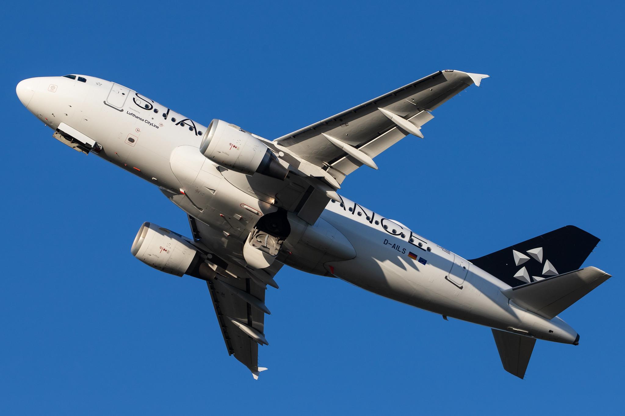 Hamburg Airport: Lufthansa (LH / DLH) |  Livery: Star Alliance Livery | Operator: Lufthansa CityLine |  Airbus A319-114 A319 | D-AILS | MSN 0729