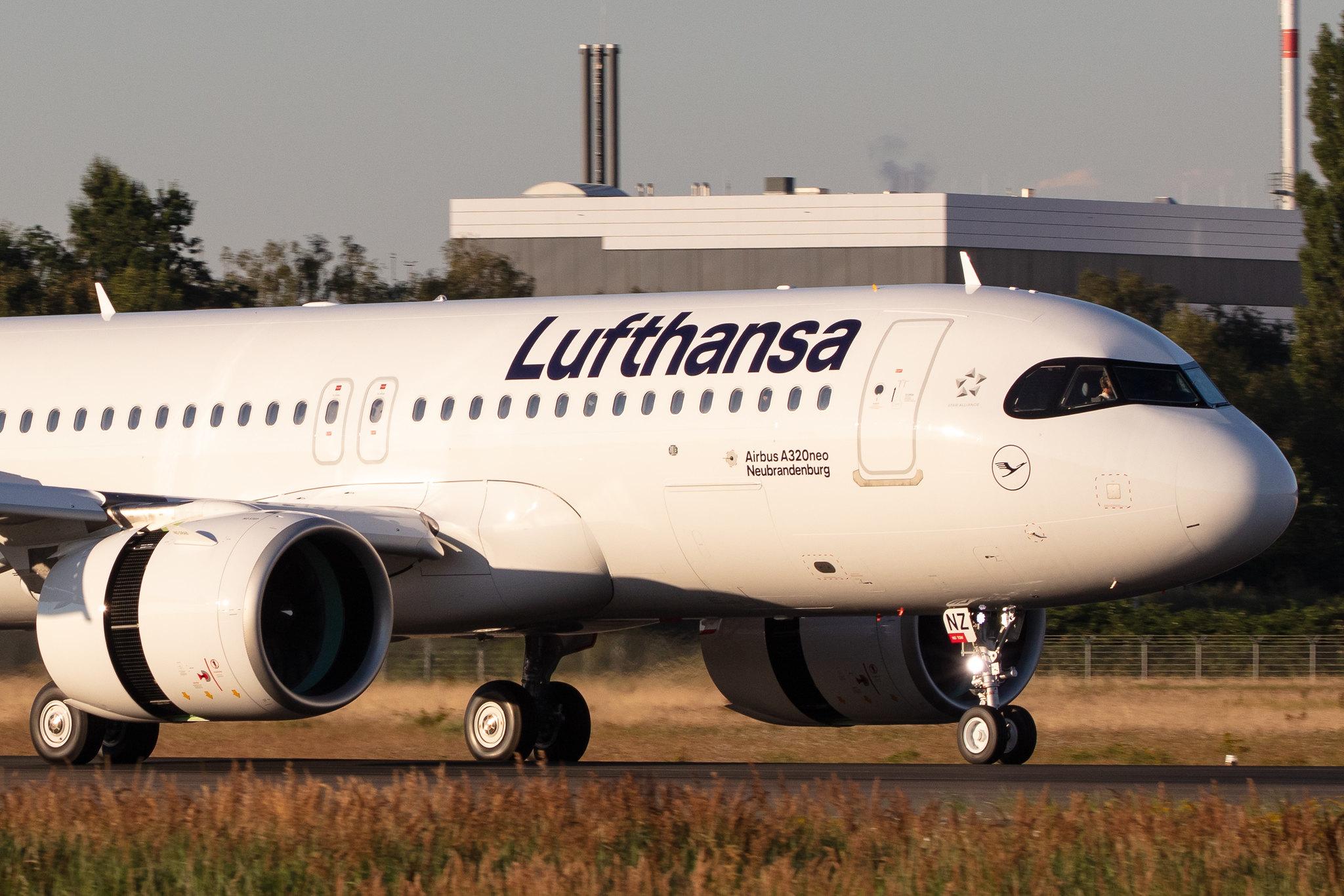 Hamburg Airport: Lufthansa (LH / DLH) |  Airbus A320-271N A20N | D-AINZ | MSN 9442
