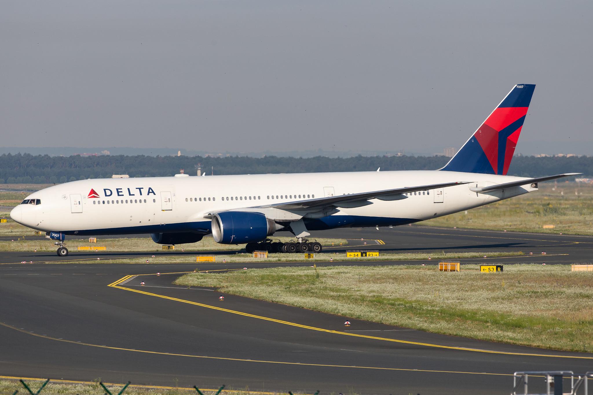 Frankfurt Airport: Delta Air Lines (DL / DAL) |  Boeing 777-232(ER) B772 | N866DA | MSN 29738