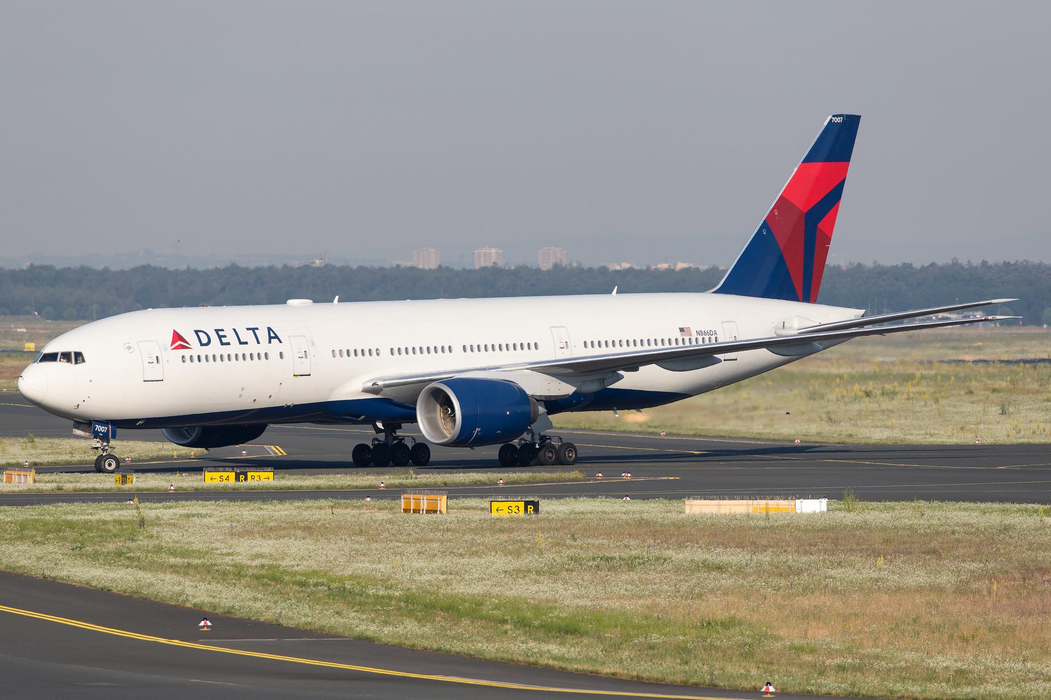 Frankfurt Airport: Delta Air Lines (DL / DAL) |  Boeing 777-232(ER) B772 | N866DA | MSN 29738