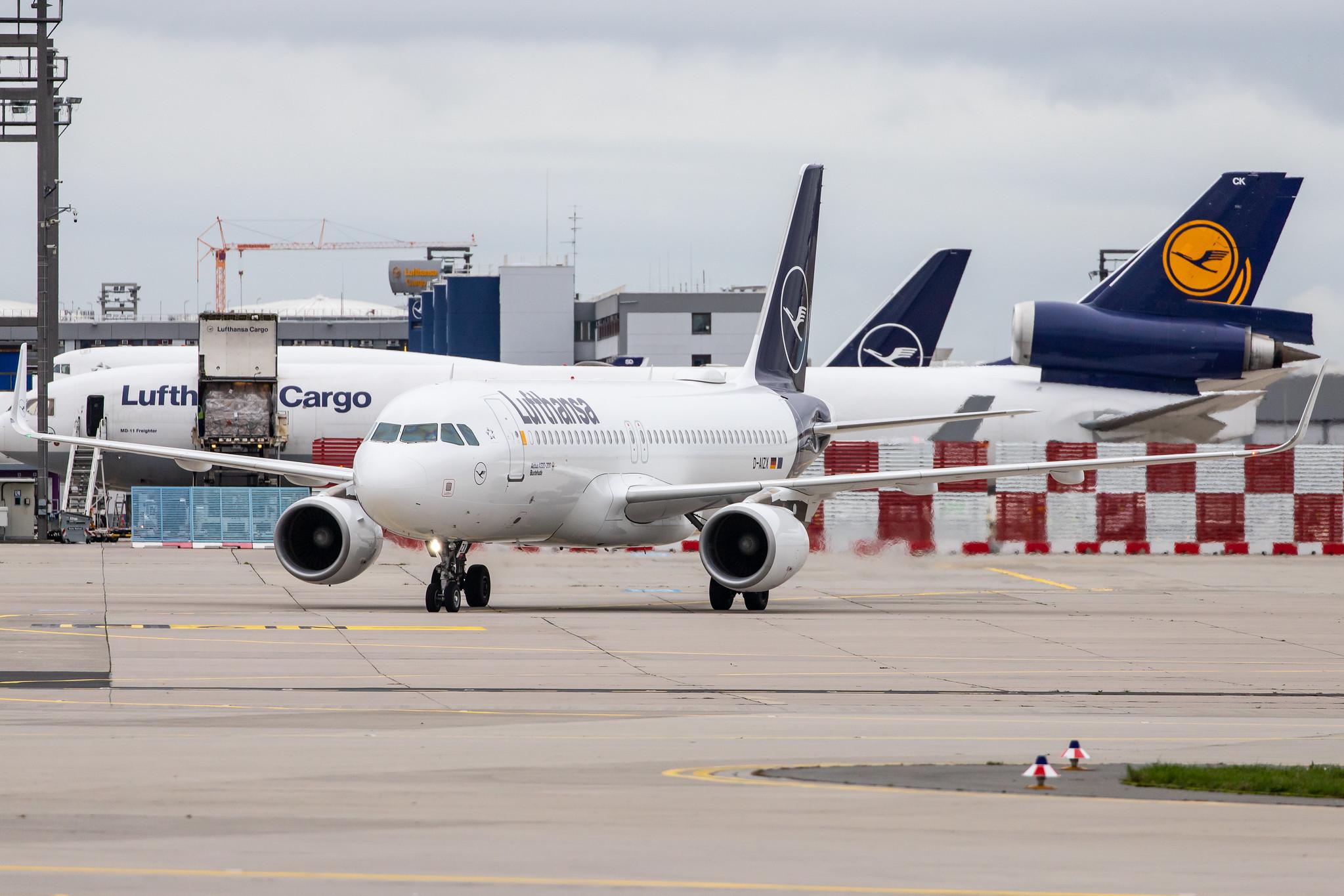 Frankfurt Airport: Lufthansa (LH / DLH) |  Airbus A320-214 A320 | D-AIZX | MSN 5741