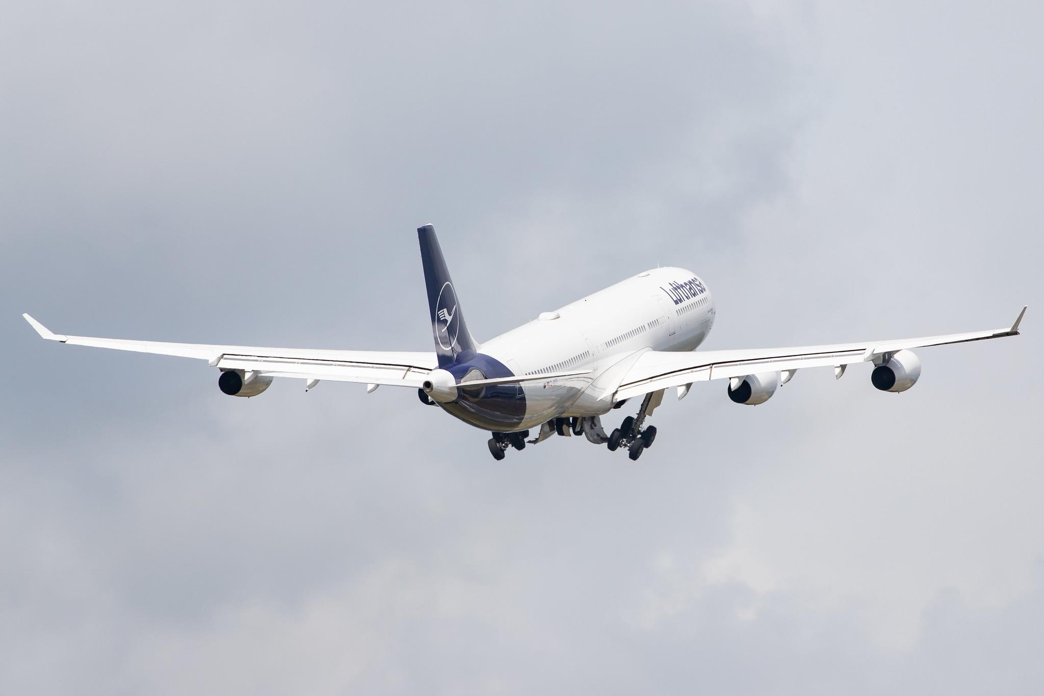 Hamburg Airport: Lufthansa (LH / DLH) |  Airbus A340-313 A343 | D-AIFD | MSN 0390