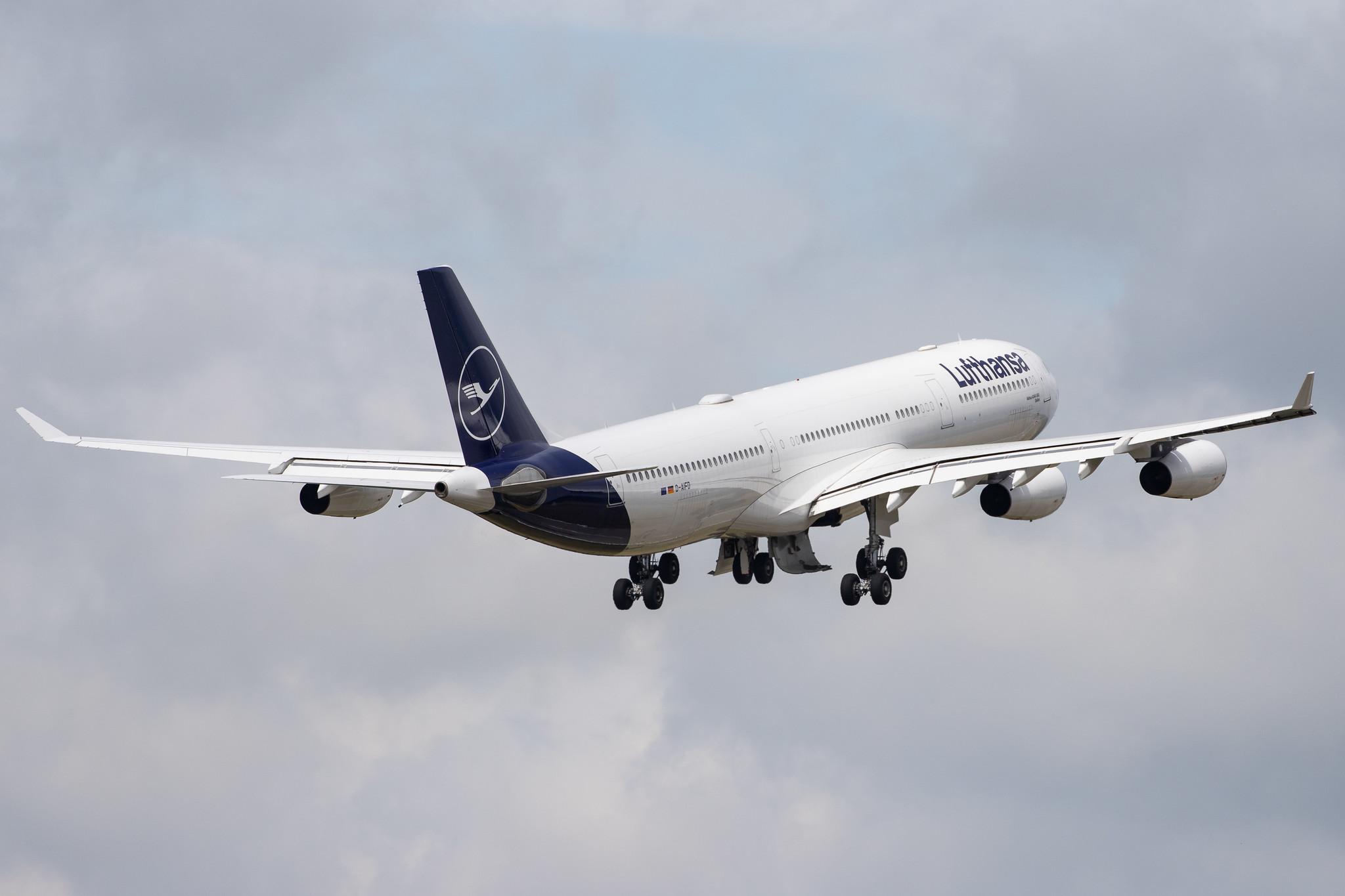 Hamburg Airport: Lufthansa (LH / DLH) |  Airbus A340-313 A343 | D-AIFD | MSN 0390