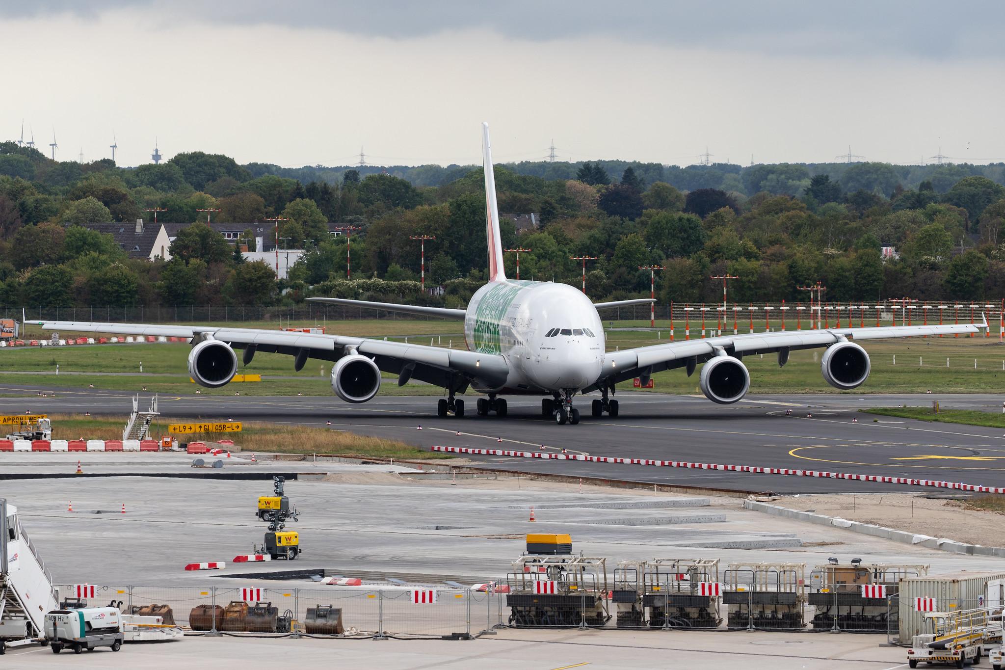 Düsseldorf Airport: Emirates (EK / UAE) |  Livery: Expo 2020 - Sustainability Livery |  Airbus A380-861 A388 | A6-EOW | MSN 207