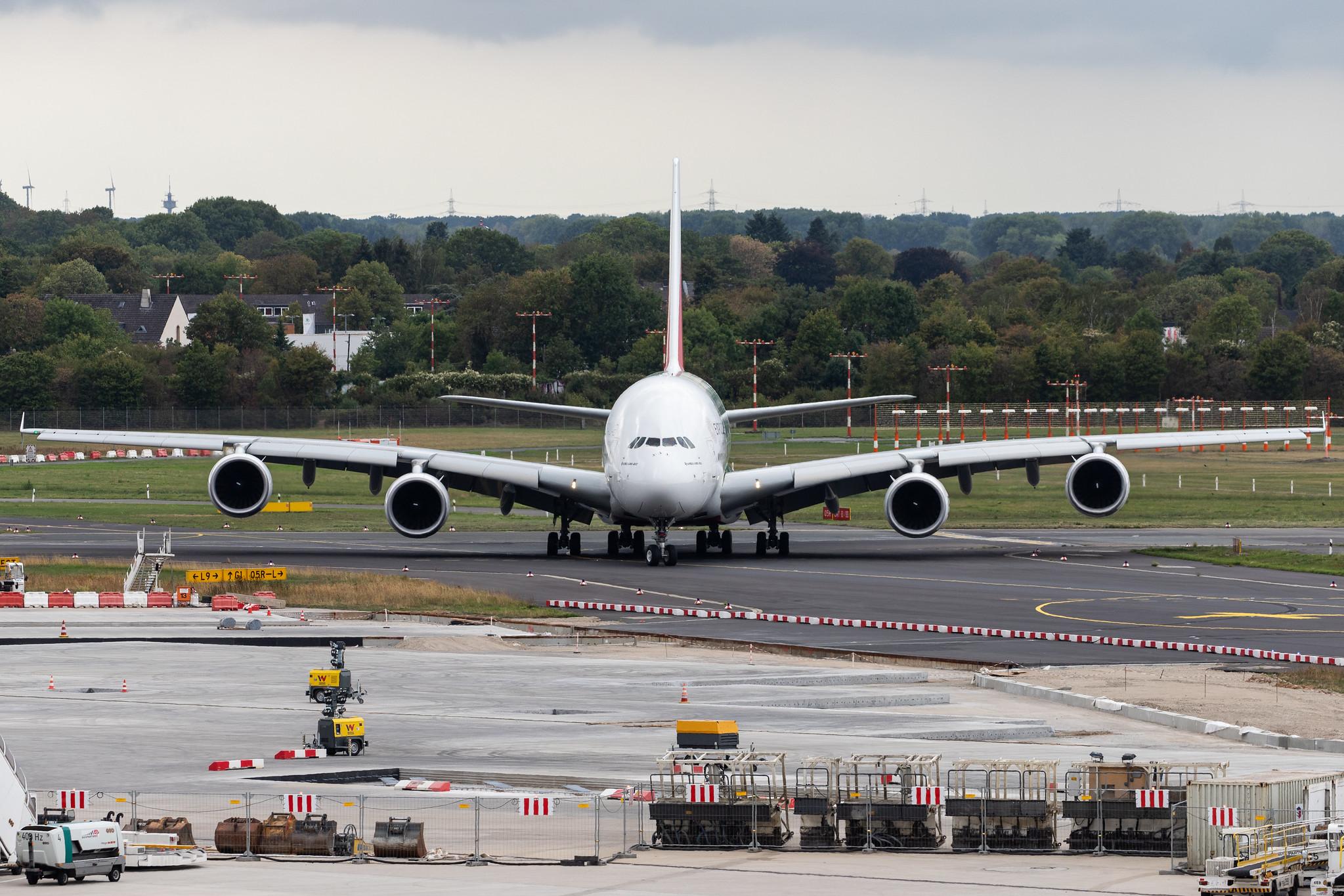 Düsseldorf Airport: Emirates (EK / UAE) |  Livery: Expo 2020 - Sustainability Livery |  Airbus A380-861 A388 | A6-EOW | MSN 207