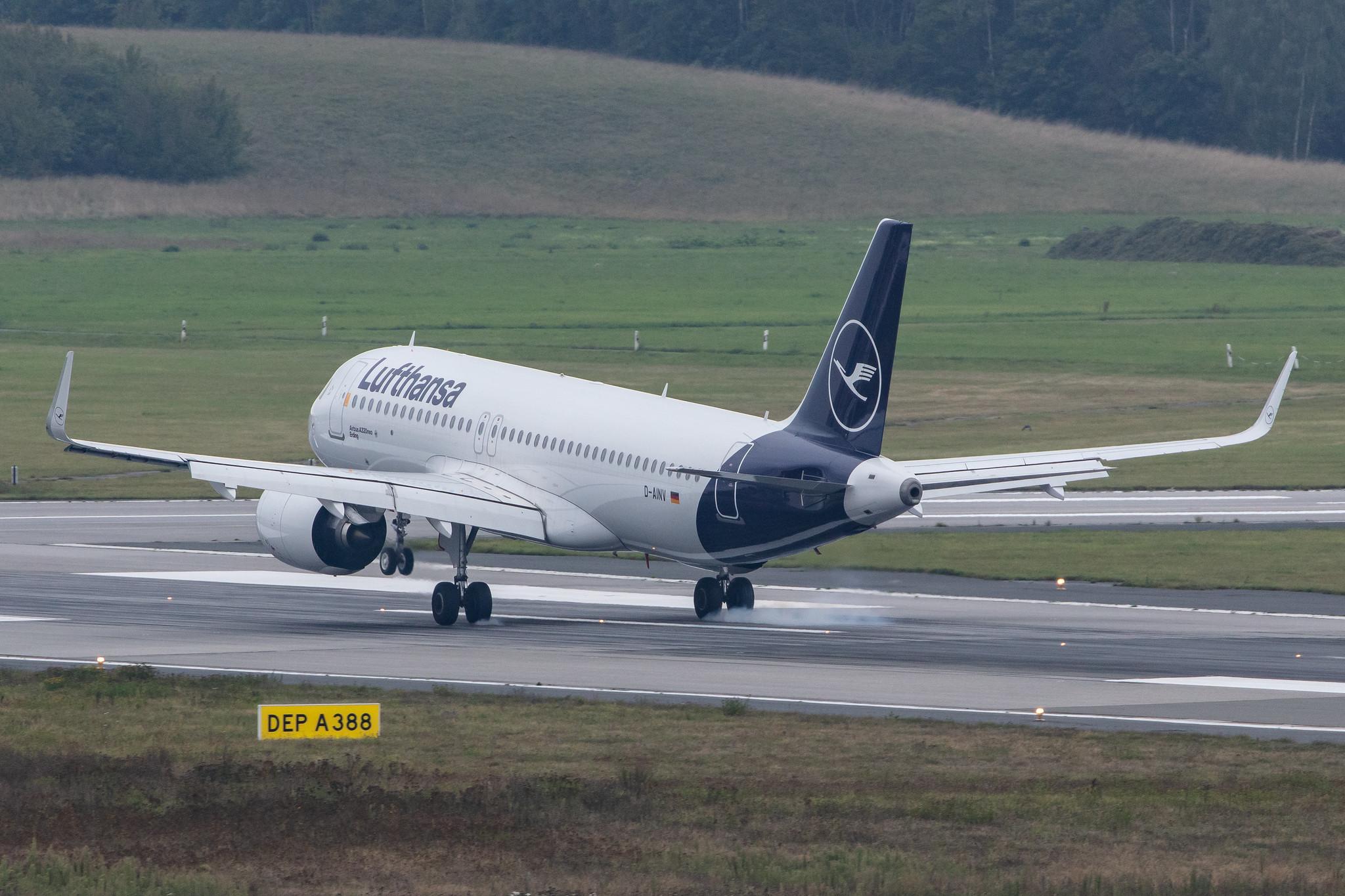 Hamburg Airport: Lufthansa (LH / DLH) |  Airbus A320-271N A20N | D-AINV | MSN 9071