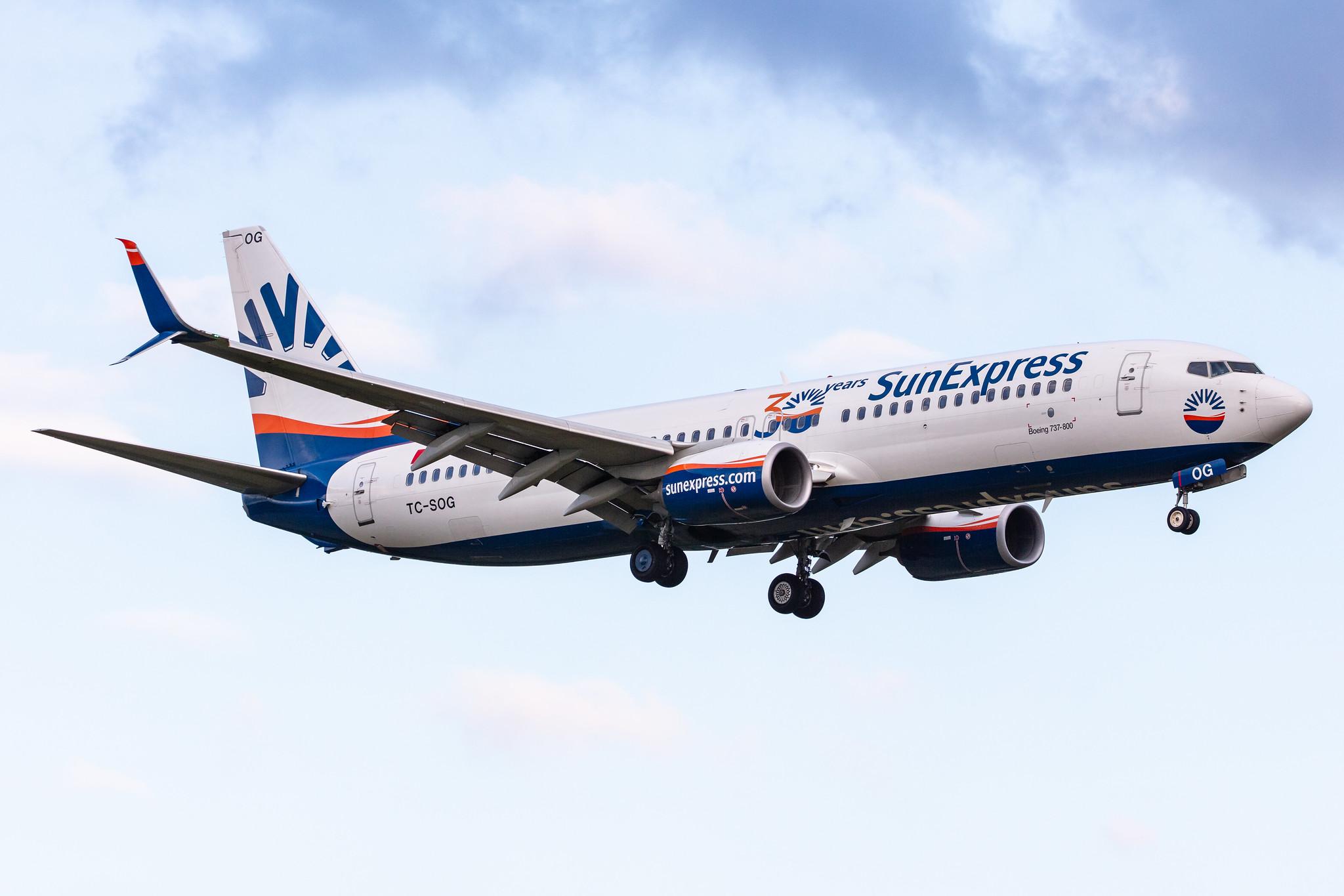 Hamburg Airport: SunExpress (XQ / SXS) |  Boeing 737-8HC B738 | TC-SOG | MSN 61179