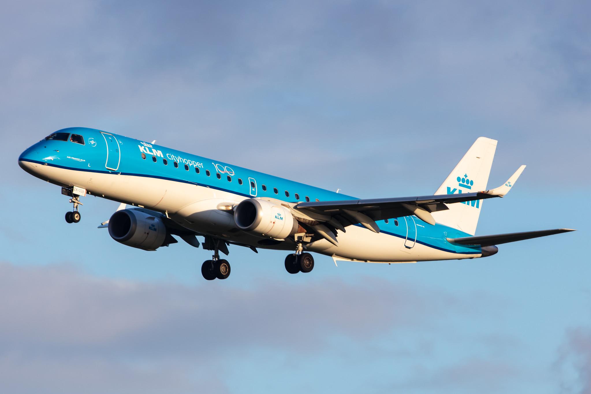 Amsterdam Airport Schiphol: KLM (KL / KLM) | Operator: KLM Cityhopper |  Embraer E190STD E190 | PH-EZK | MSN 19000326